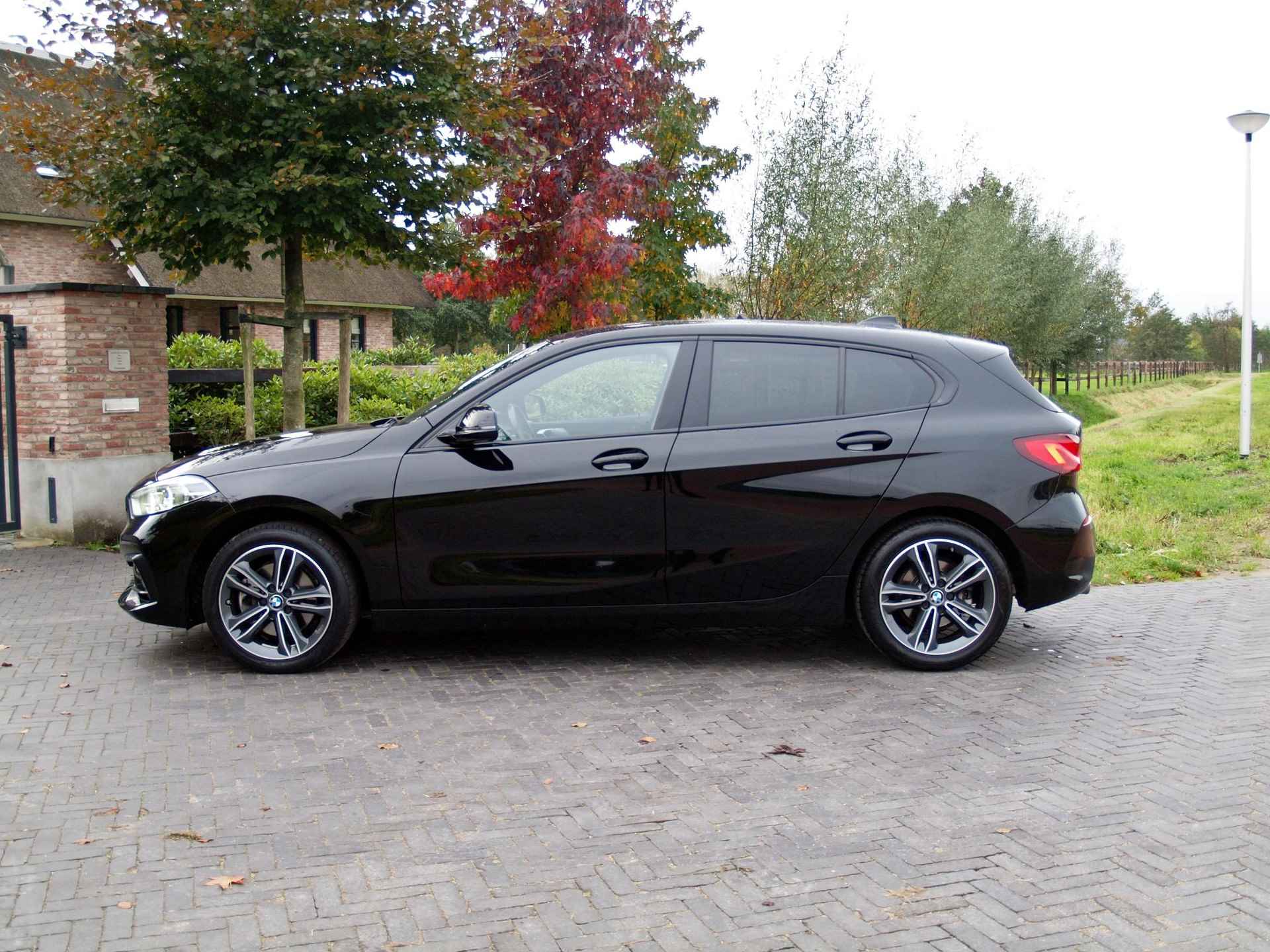 BMW 1-serie 118i Executive Edition | LED koplampen | Apple Carplay | Cruise Control  | NL-Auto | - 7/29