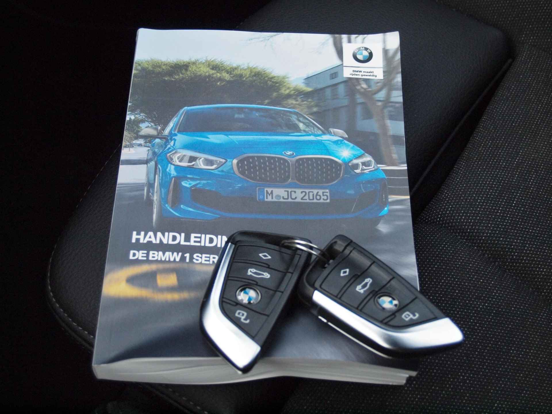 BMW 1-serie 118i Executive Edition | LED koplampen | Apple Carplay | Cruise Control  | NL-Auto | - 28/29