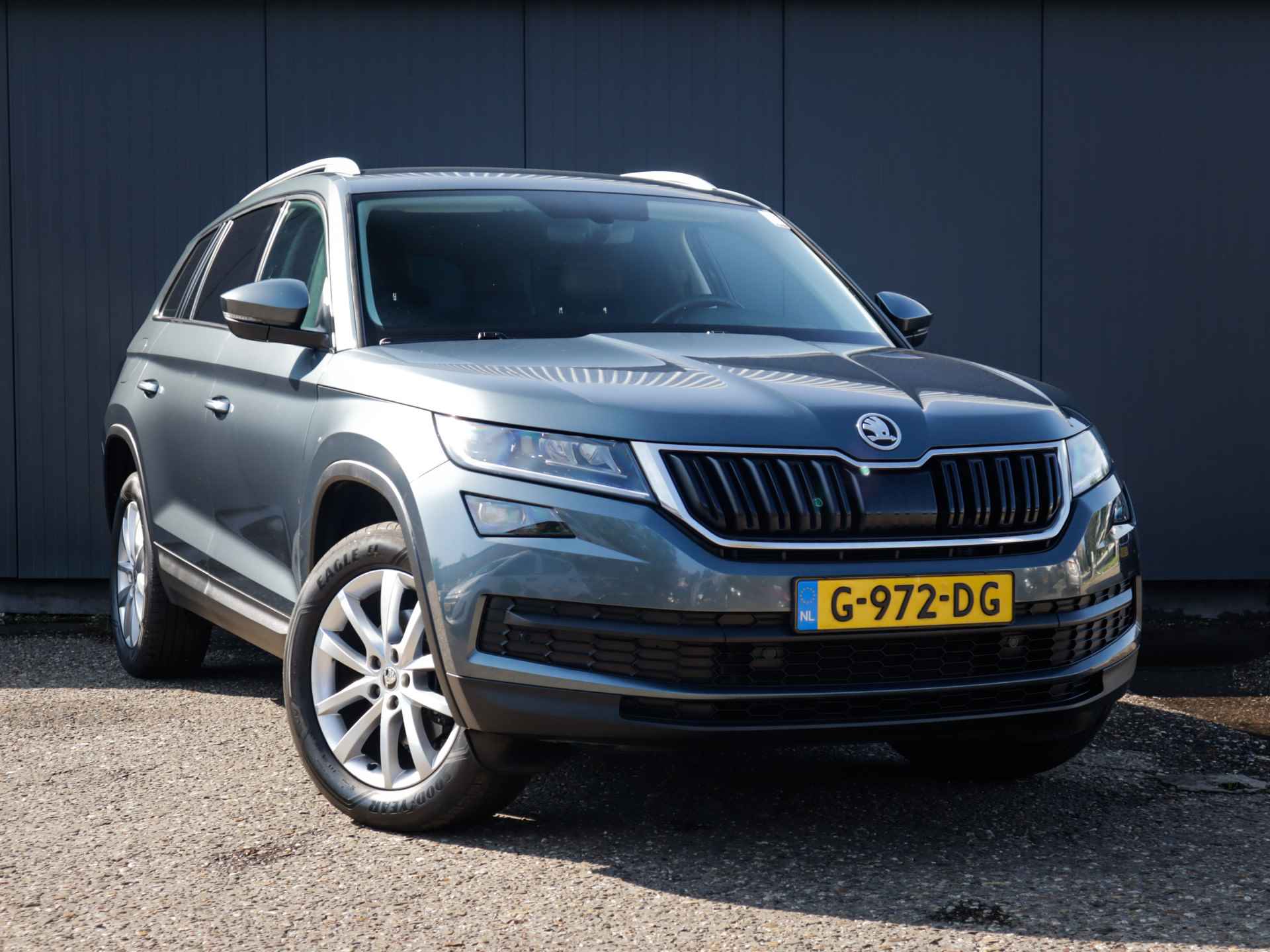 Škoda Kodiaq 1.5 TSI Business Edition (150 PK) 2e-Eig, Skoda-Dealer-Onderh, 12-Mnd-BOVAG, NL-Auto, Leer, Trekhaak, Navigatie/Apple-Carplay/Android-Auto, Cruisecontrol, Keyless-Start, Elek.-Achterklep, Parkeersensoren-V+A, Achteruitrijcamera, Premium-Audio, DAB, Licht-Zicht-Pakket, Lm-Velgen-18Inch, Privacy-Glas - 27/36