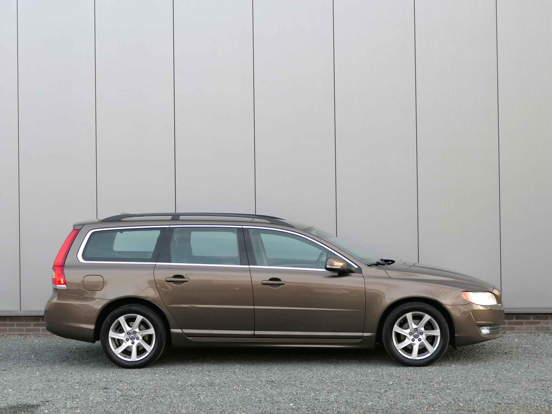 Volvo V70 T4 Nordic+ Leer / Trekhaak / Standkachel / Navi - 7/23