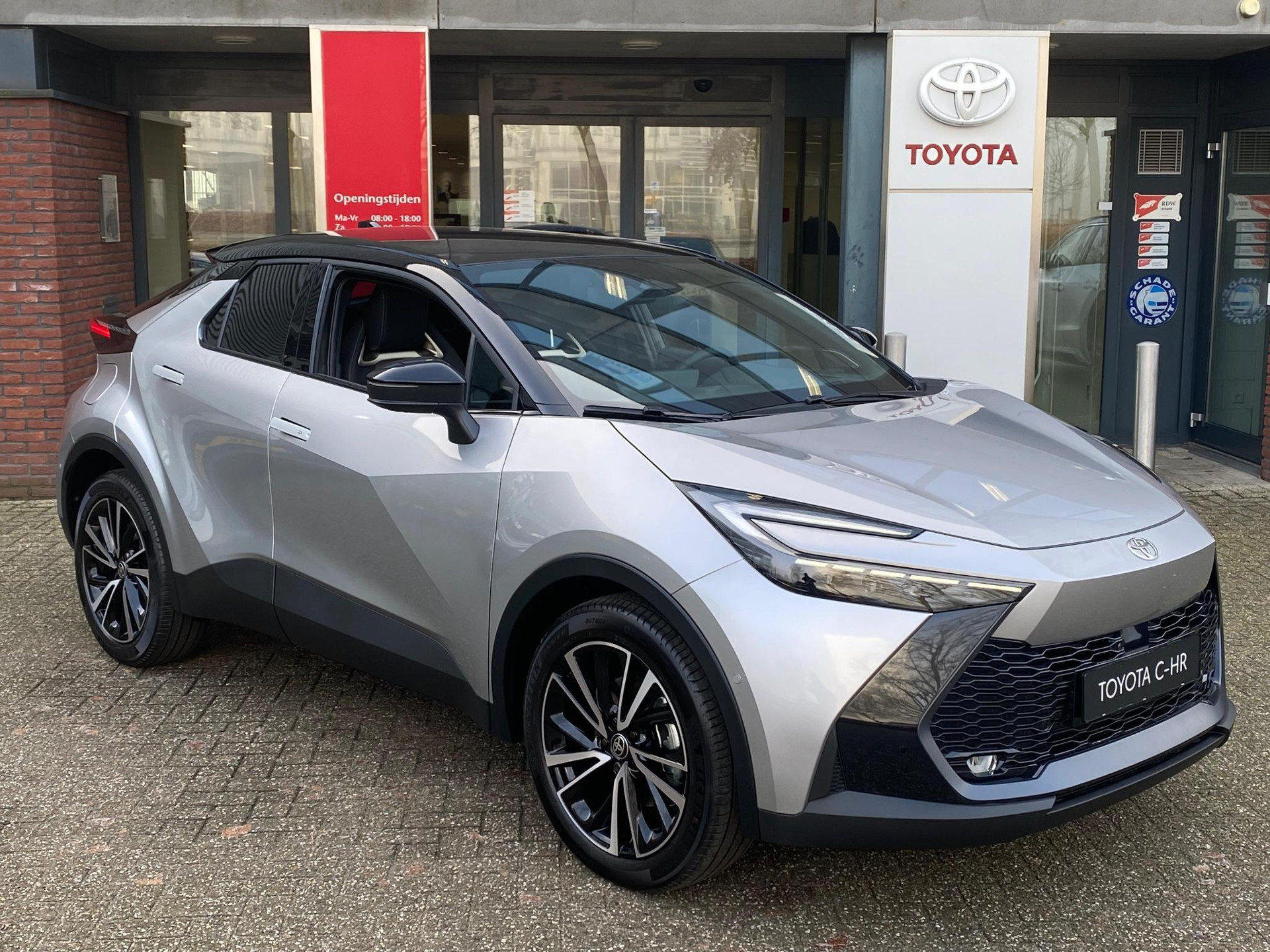 Toyota C-HR 2.0 Plug-in Hybrid 220 Executive NIEUW DIRECT LEVERBAAR HEAD-UP JBL-AUDIO ELEK-STOEL + GEHEUGEN PANODAK KEYLESS PARK-SENSOREN