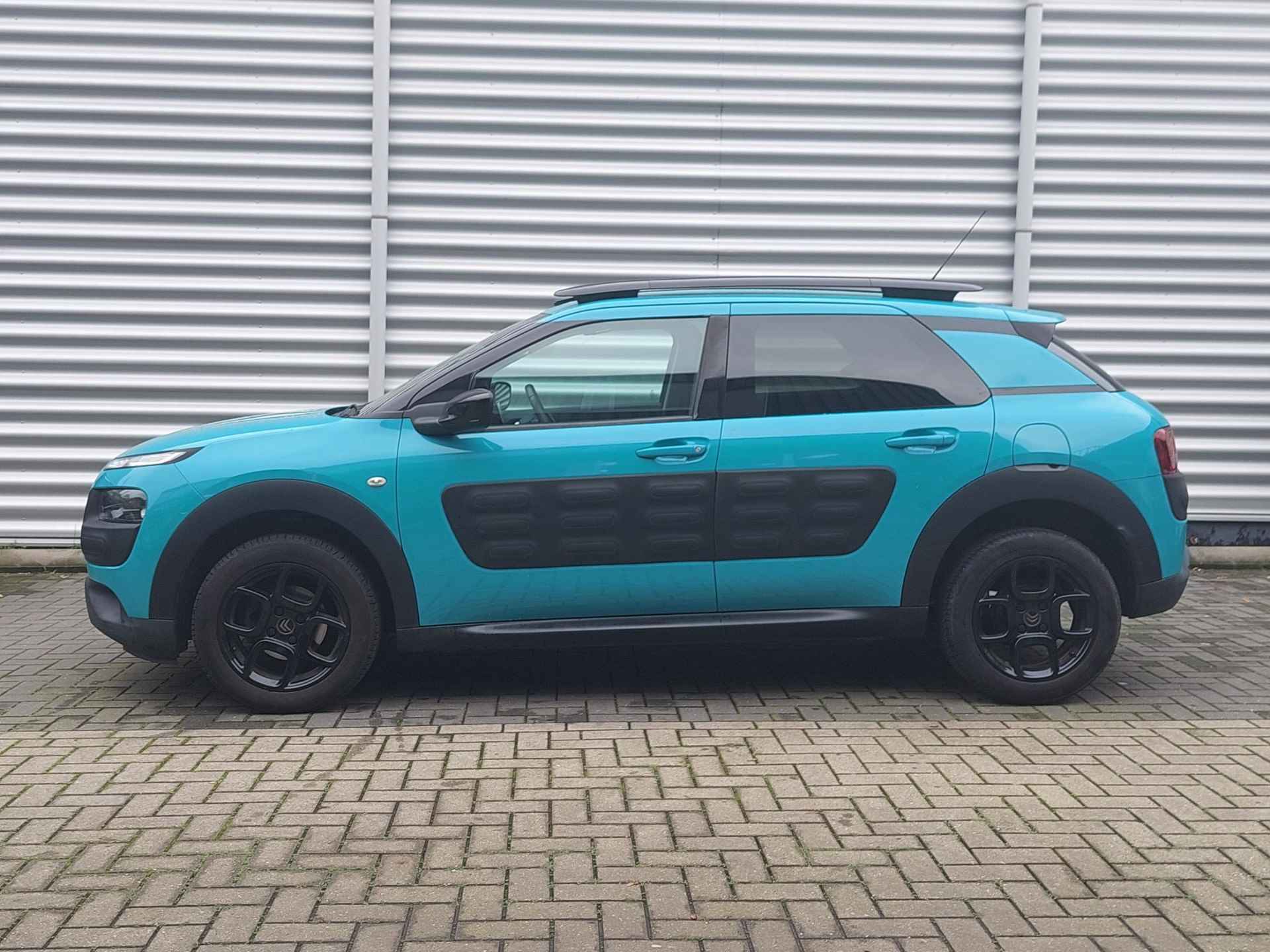 Citroen C4 Cactus 1.2 Shine Clima/Cam/LMV - 2/26