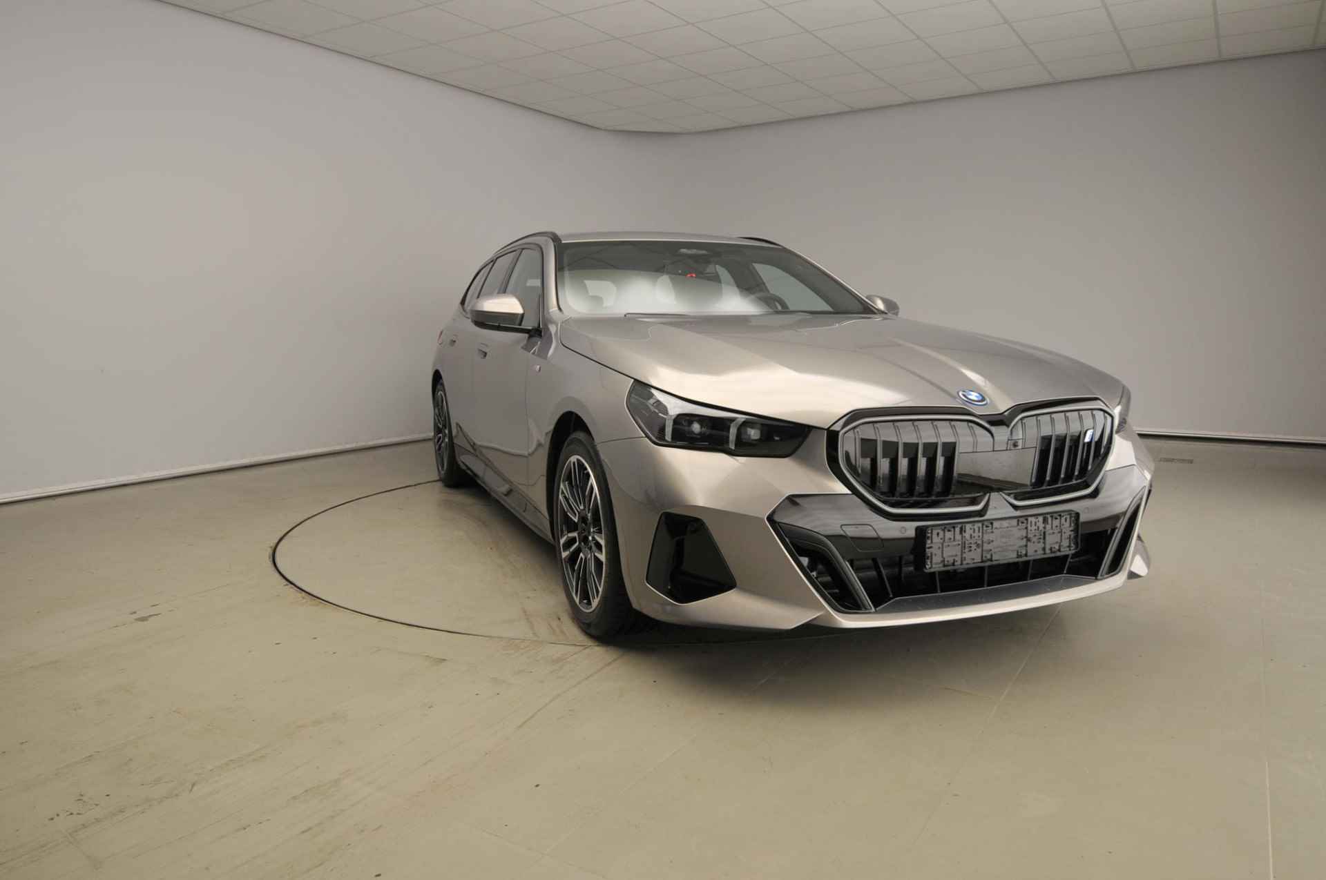 BMW i5 Touring eDrive40 M Sport Edition | M Sport package | M Sport package Pro - 6/45