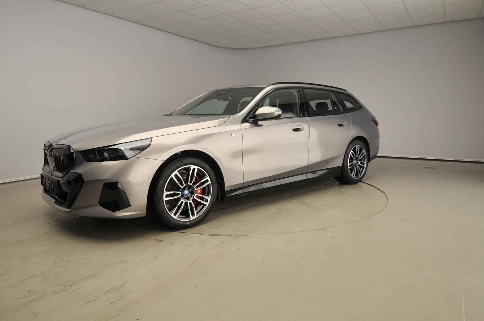 BMW i5 Touring eDrive40 M Sport Edition | M Sport package | M Sport package Pro - 45/45