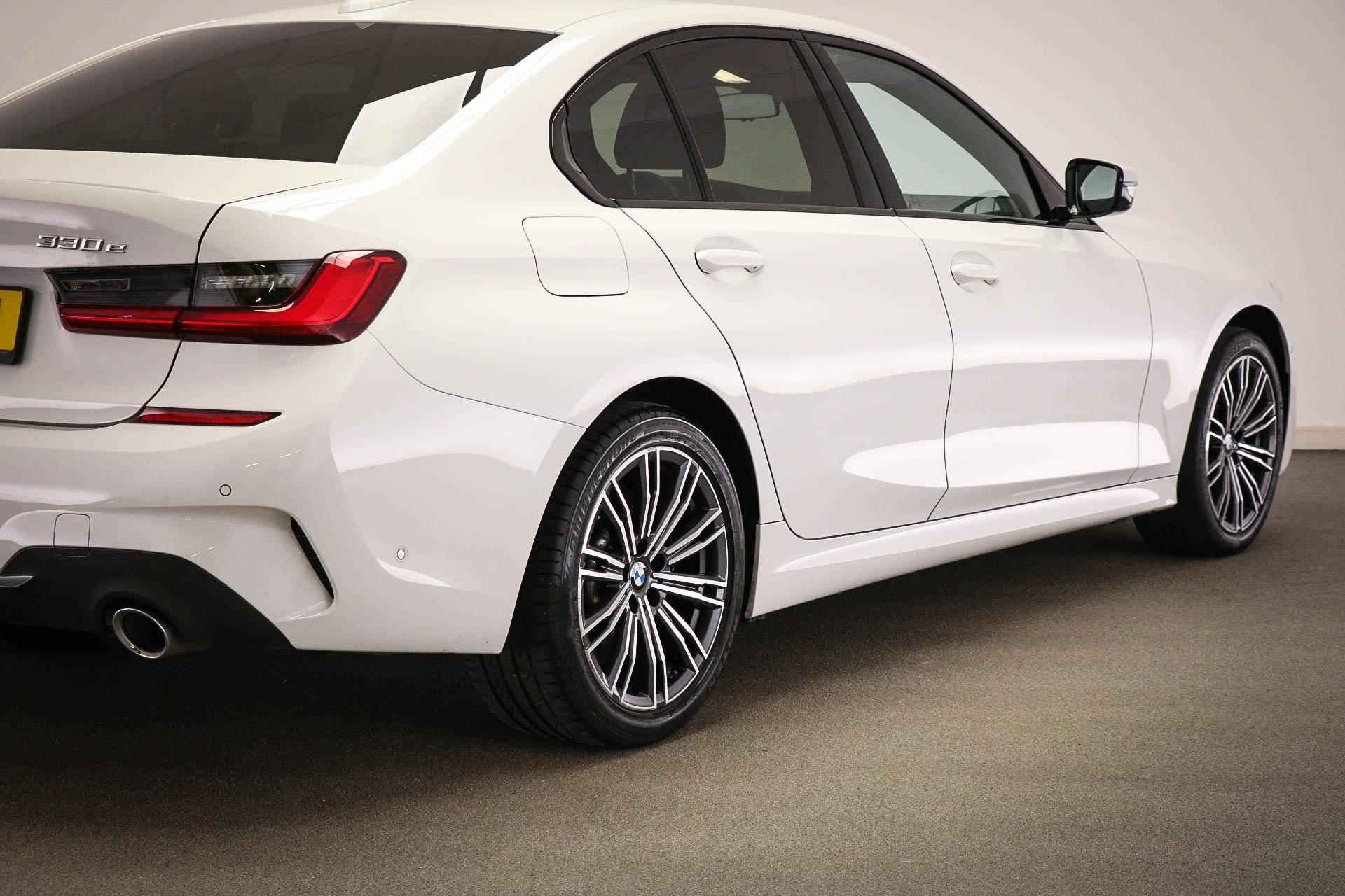 BMW 3-serie 330e eDrive Edition  PARKING- PACK | DAB | 360 CAMERA - 28/64