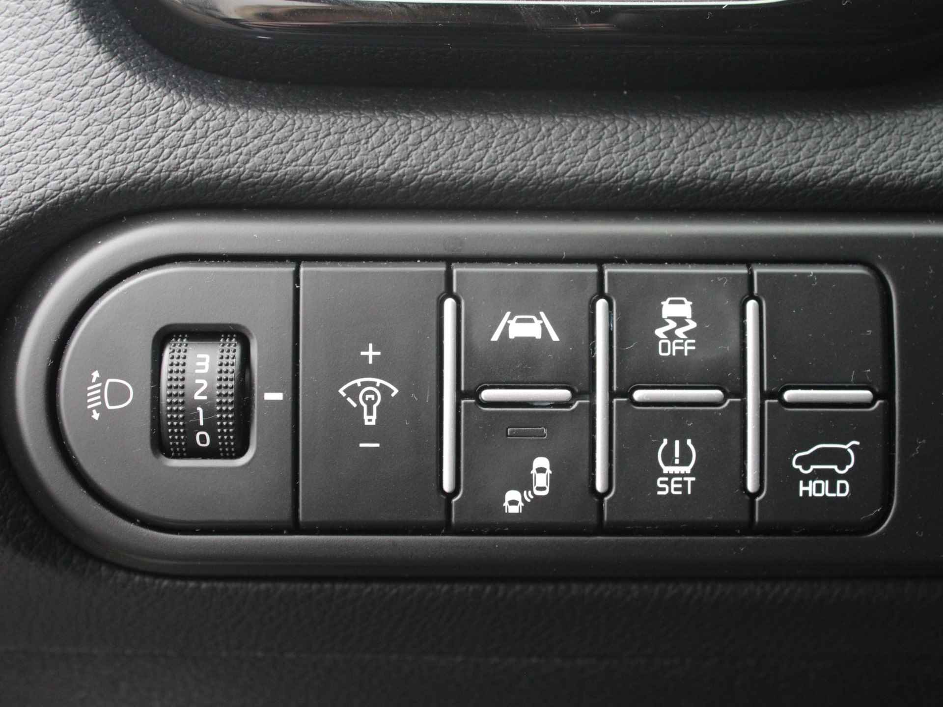 Kia Ceed Sportswagon 1.5 T-GDi GT-Line | Schuif-/kanteldak | Stoel-/stuurverwarming | 17'' lichtmetaal | Clima | Cruise | LED - 29/35