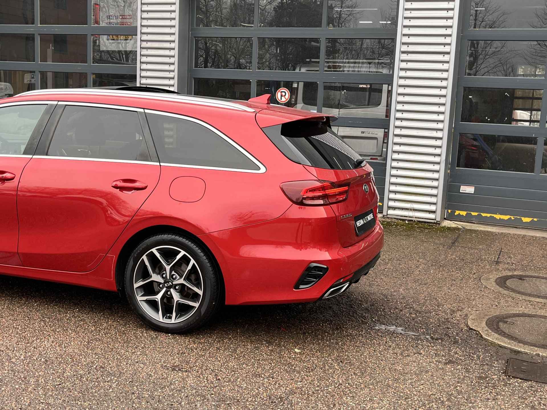 Kia Ceed Sportswagon 1.0 T-GDi 120PK GT-Line | El. Glazen Panoramadak | Navigatie | Camera | Climate control | Carplay | PDC | LMV 17 inch - 15/26