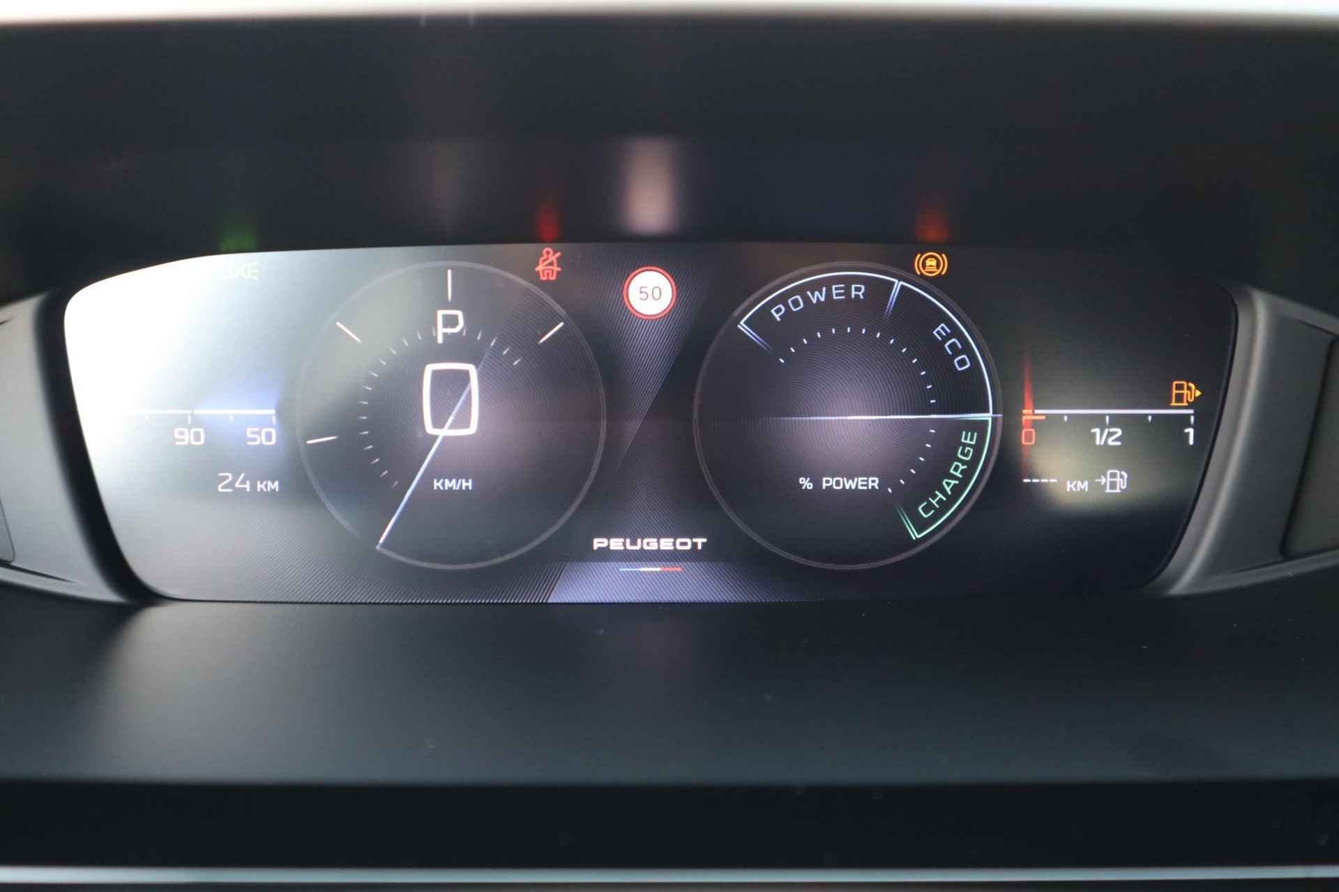 Peugeot 308 SW 1.2 Hybrid 136 e-DCS6 Allure | Stoel-/Stuurverwarming | Parkeercamera/-sensoren (achter) | Carplay | Adaptive Cruise Control | Navigatie | Climate Control | Armsteun achter | Draadloze telefoonlader | - 30/33