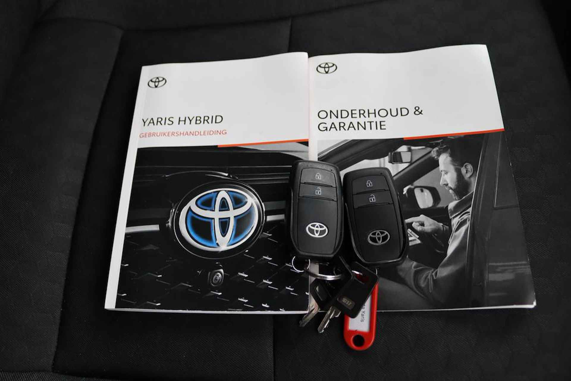 Toyota Yaris 1.5 Hybrid First Edition | Trekhaak Afneembaar | Navigatie | Led Verlichting | Keyless Entry | - 28/46