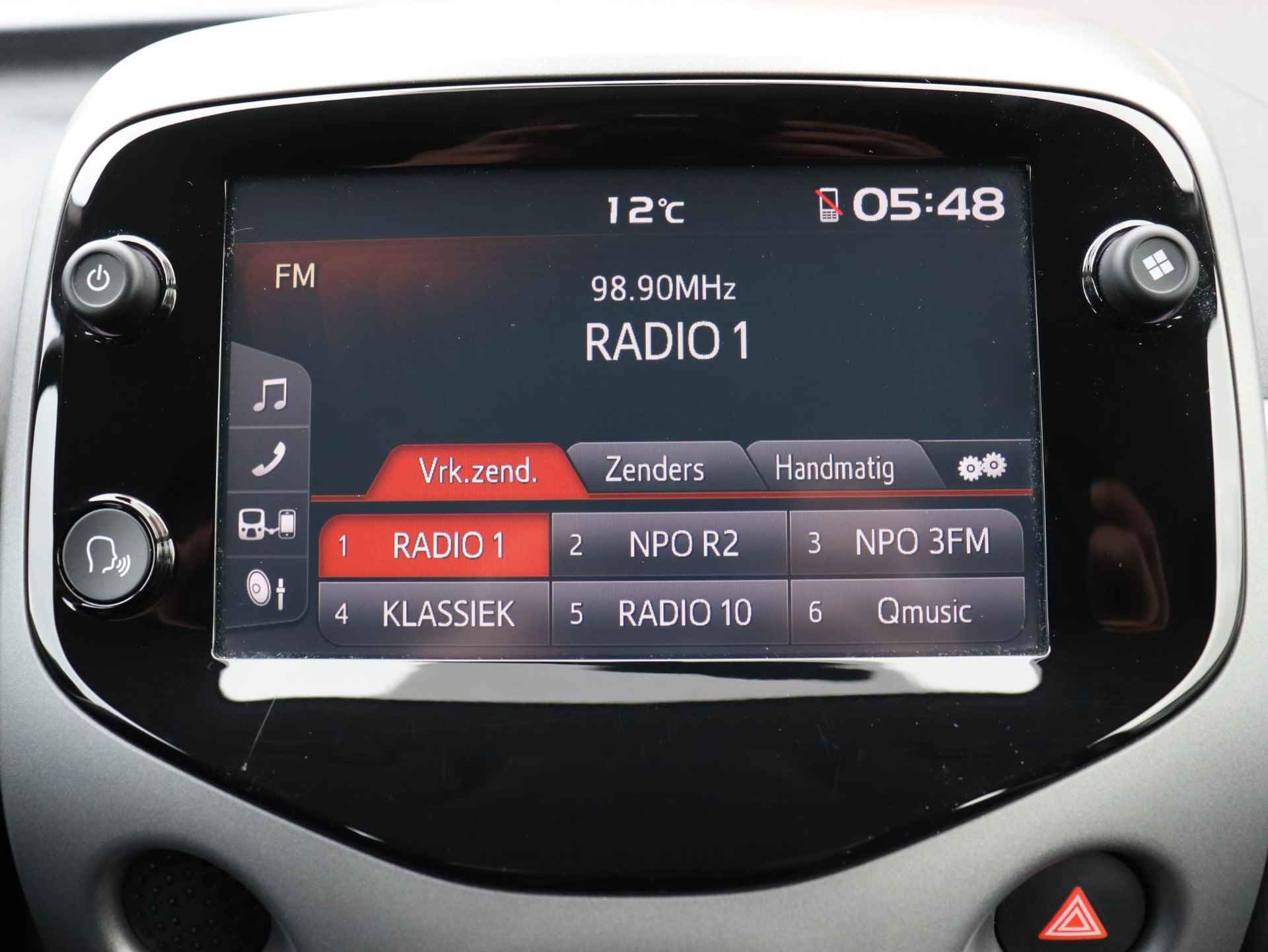 Toyota Aygo 1.0 VVT-i X-Play Automaat, Airco, Apple Carplay / Android Auto,  Bluetooth, Camera, Dealer onderhouden! - 11/33