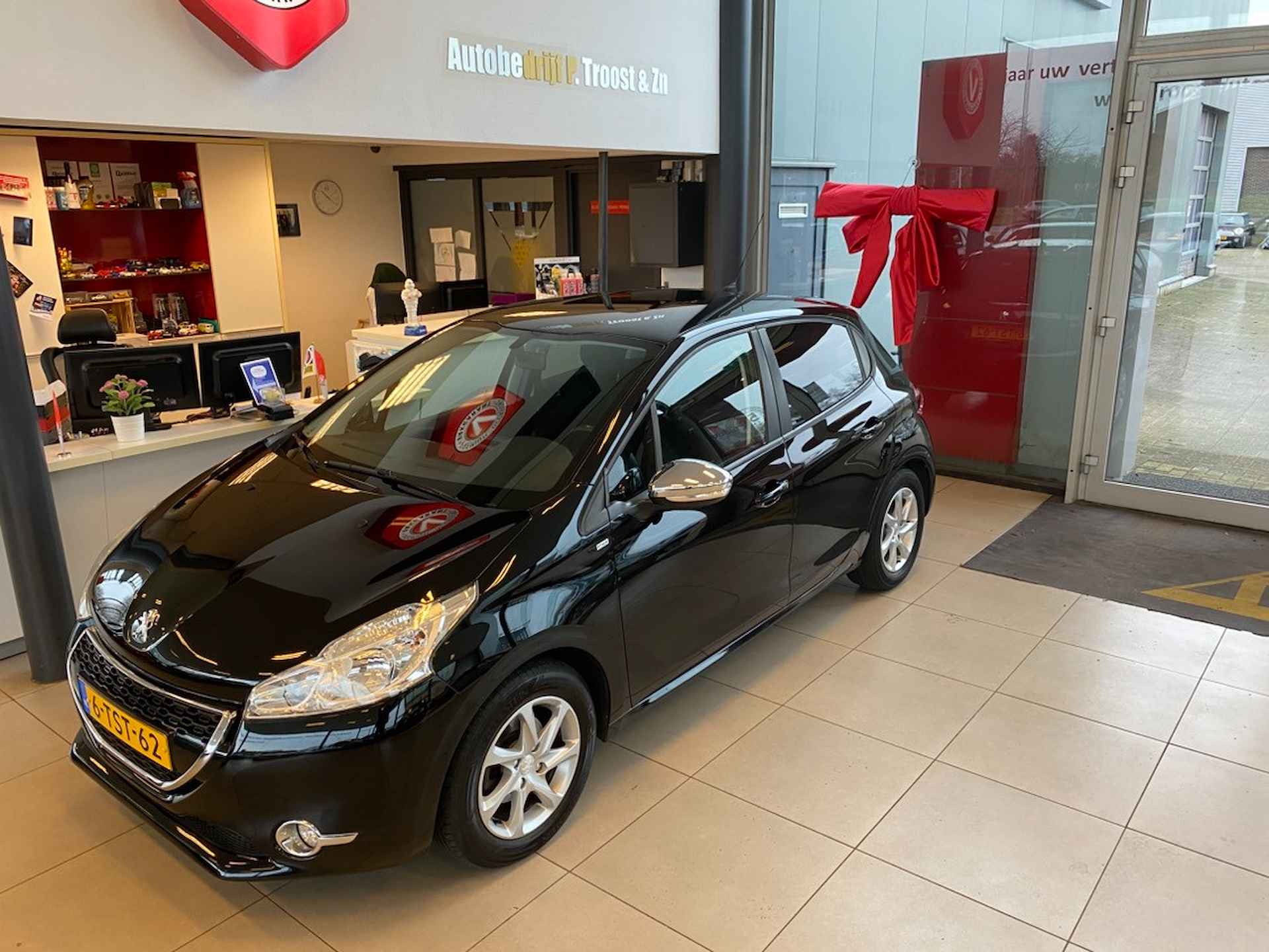 Peugeot 208 1.2 VTi Style,5 Deurs,5Zits,Navigatie,Airco,Cruisecontrol,Trekhaak,Elektrischpakket,Bluetooth,15 Inch Lmv - 2/31