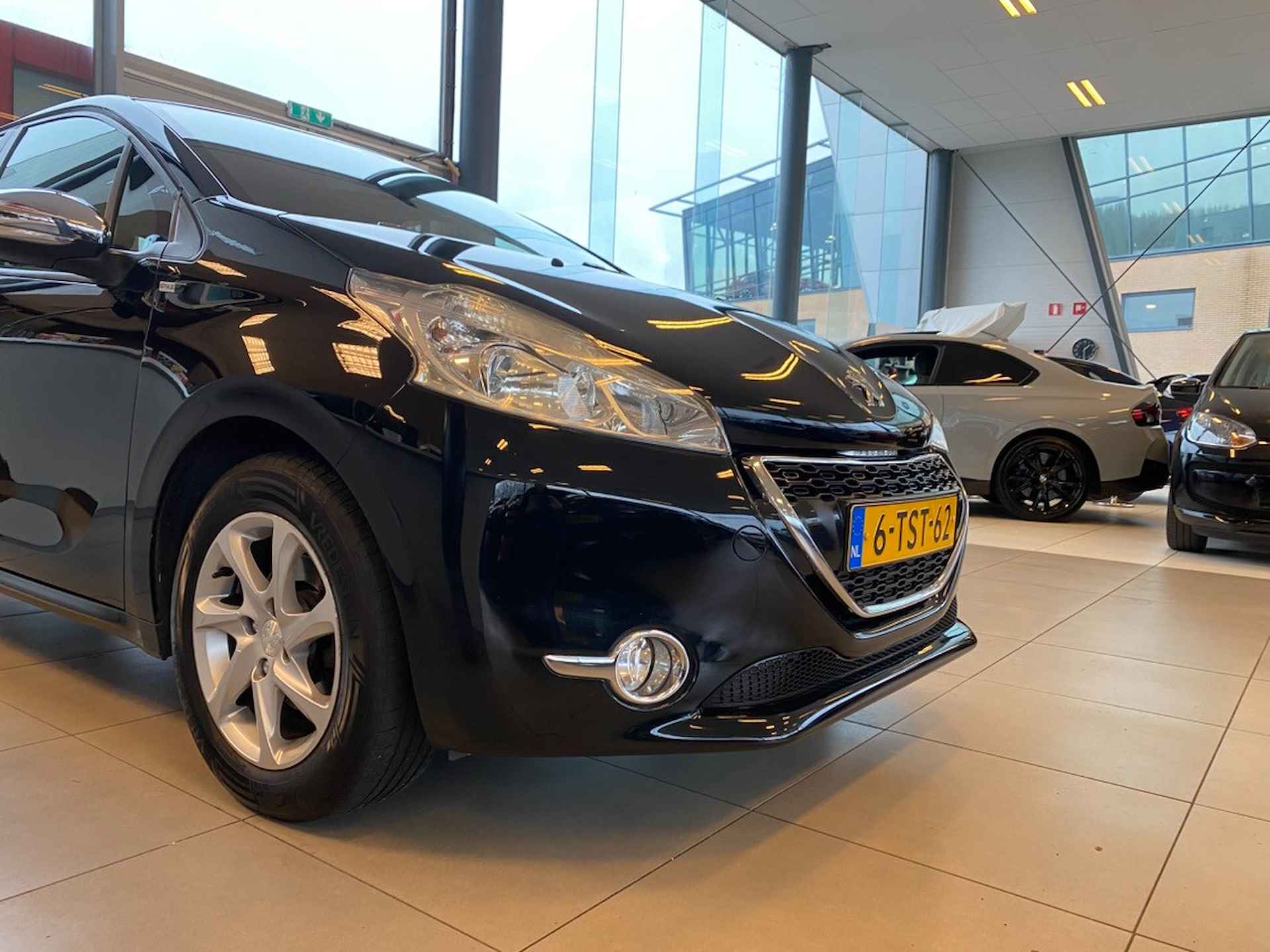 Peugeot 208 1.2 VTi Style,5 Deurs,5Zits,Navigatie,Airco,Cruisecontrol,Trekhaak,Elektrischpakket,Bluetooth,15 Inch Lmv - 5/31