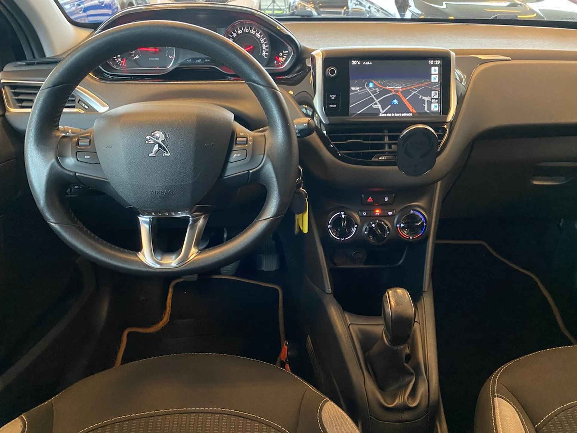 Peugeot 208 1.2 VTi Style,5 Deurs,5Zits,Navigatie,Airco,Cruisecontrol,Trekhaak,Elektrischpakket,Bluetooth,15 Inch Lmv - 11/31