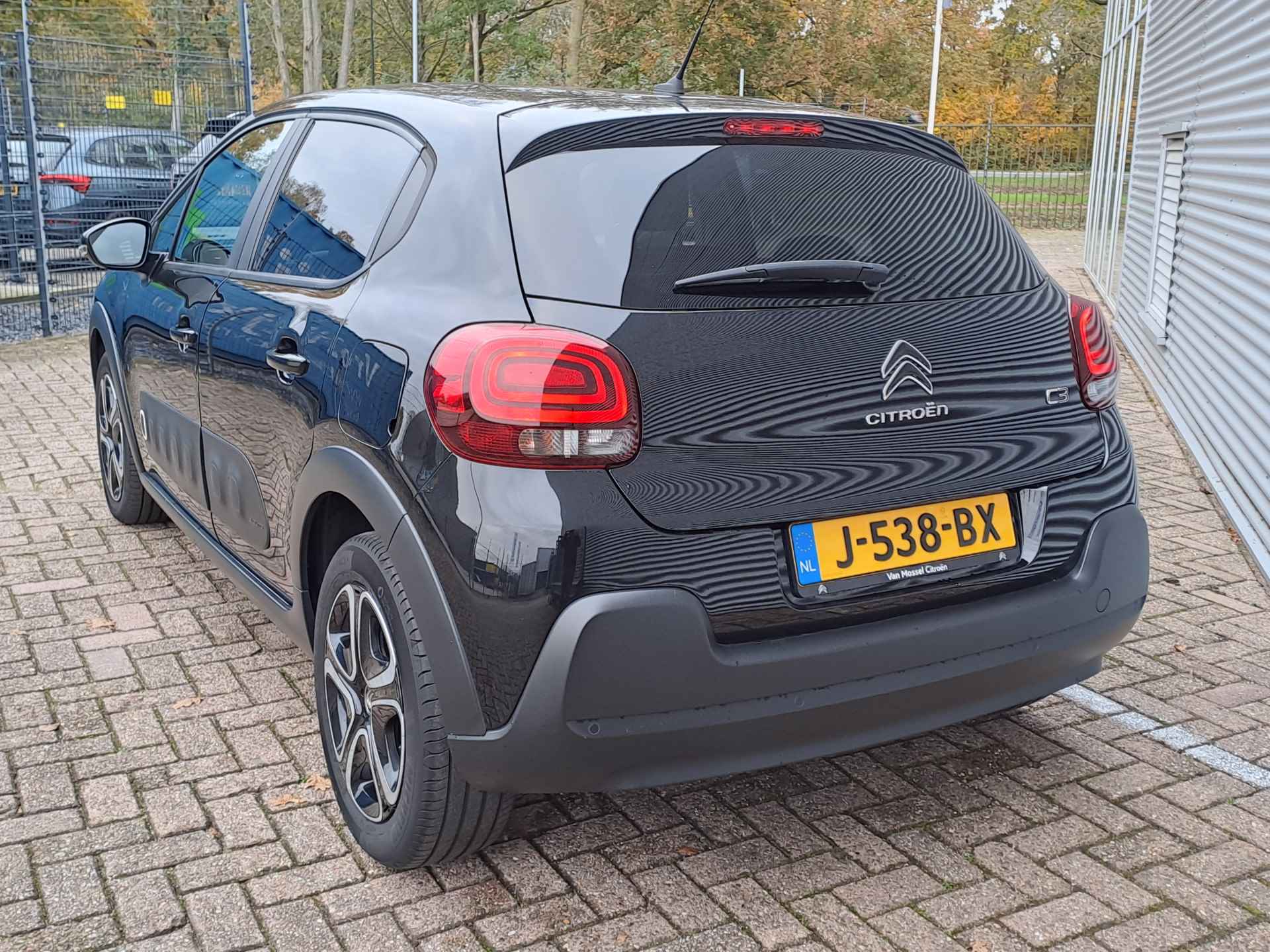 Citroën C3 1.2 PureTech Feel | Apple Carplay/Android Auto | Navi | DAB | Cruise control - 3/17