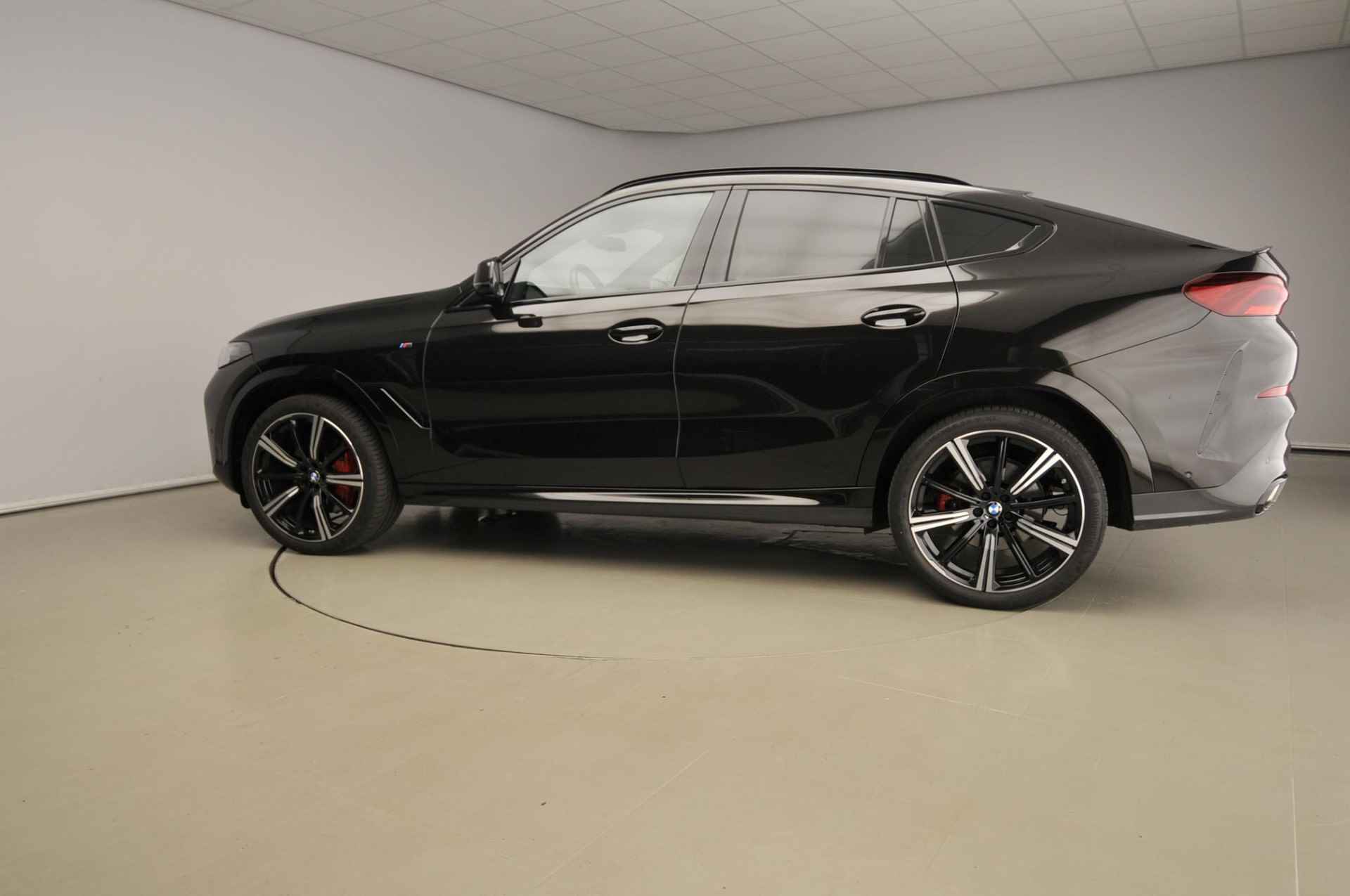 BMW X6 xDrive 30d | M-Sportpakket | LED | Leder | Navigatie | Schuifdak | Trekhaak | Comfortzetels | Standkachel | DAB | Harman-kardon sound | Alu 22 inch - 3/49