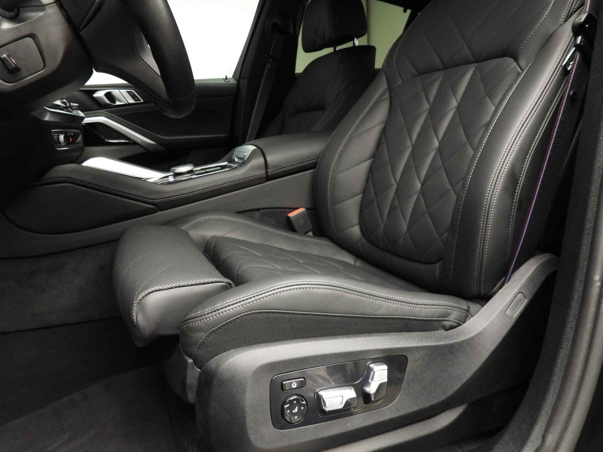 BMW X6 xDrive 30d | M-Sportpakket | LED | Leder | Navigatie | Schuifdak | Trekhaak | Comfortzetels | Standkachel | DAB | Harman-kardon sound | Alu 22 inch - 19/49