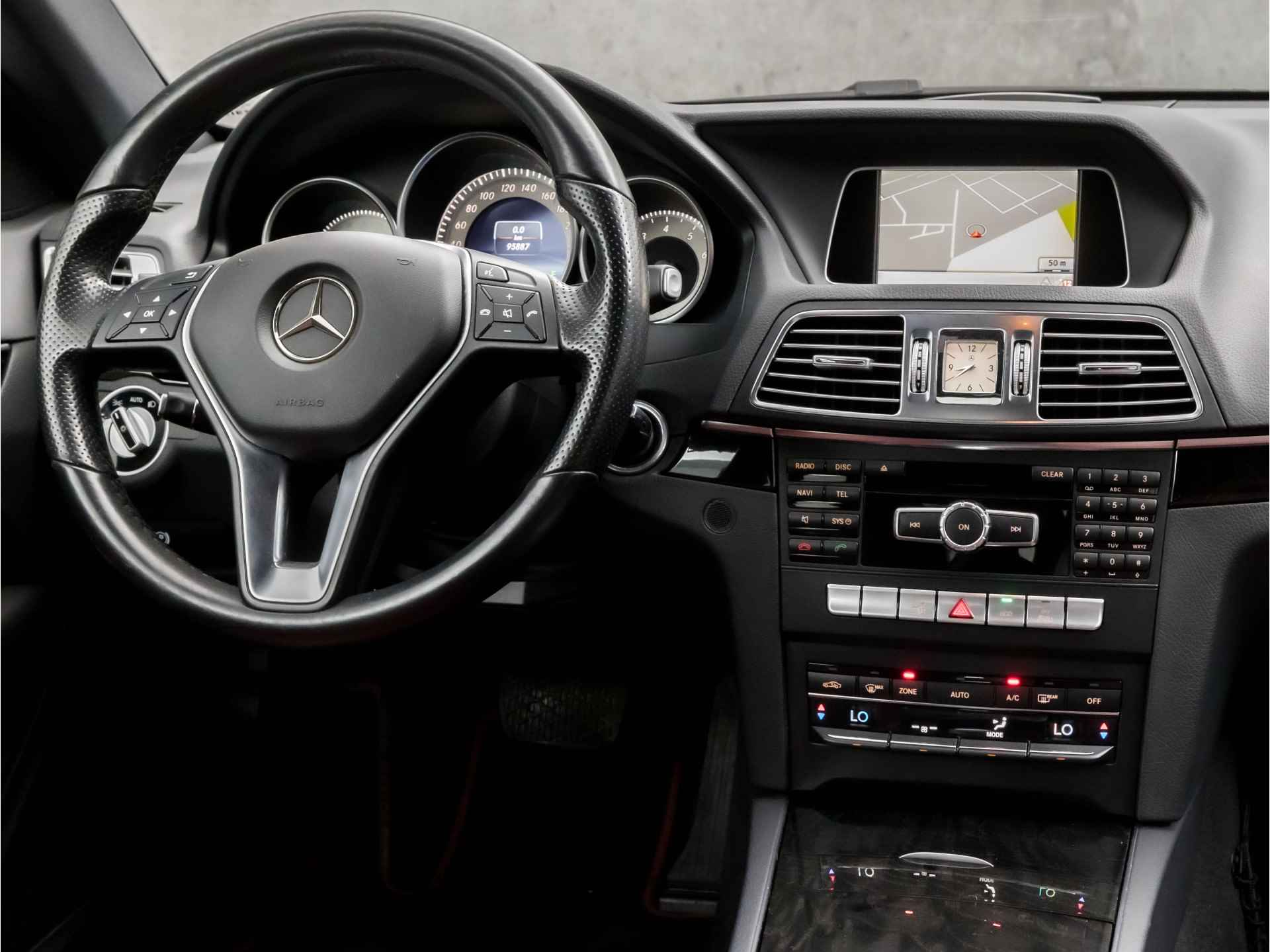 Mercedes-Benz E-Klasse Coupé 200 Ambition Sport 184Pk Automaat (NAVIGATIE, CLIMATE, NAP, ROOD LEDER, ELEK SPORTSTOELEN, CRUISE, NIEUWE APK, ZWART HEMEL, LED, NIEUWSTAAT) - 7/33