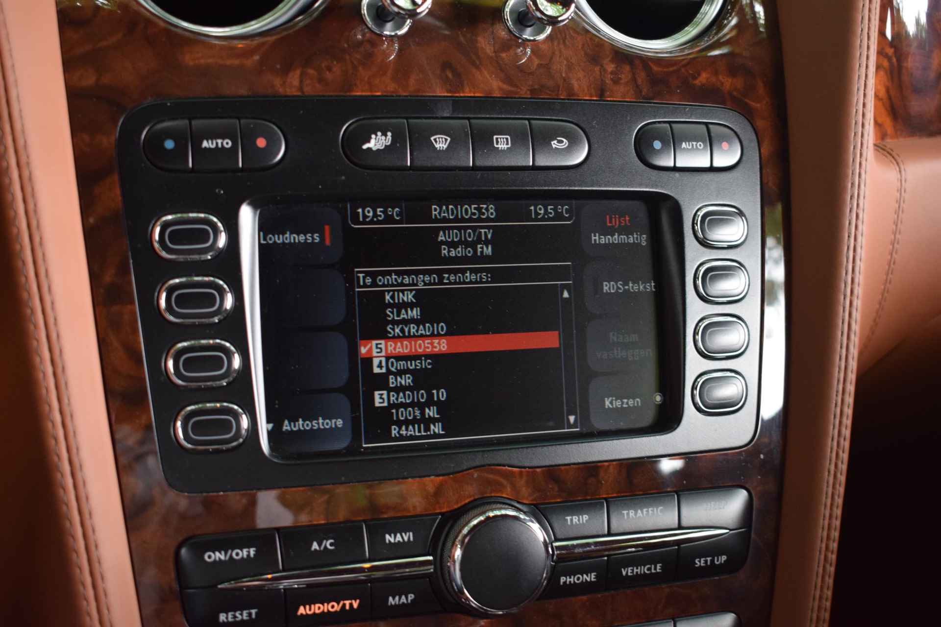 Bentley Continental GT 6.0 W12 / Youngtimer / Keyless / Camera - 33/116