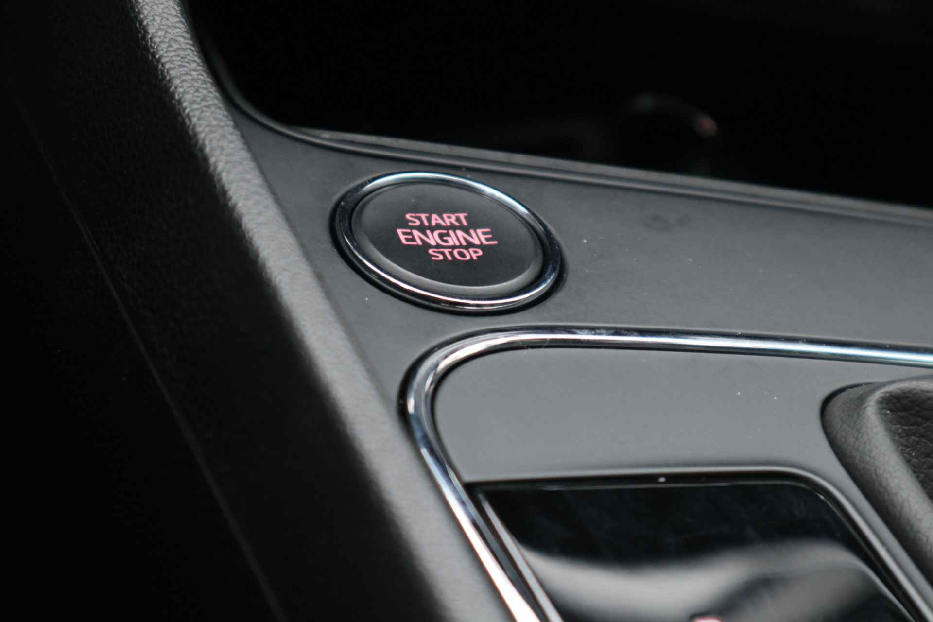 SEAT Leon 1.0 EcoTSI Style Business Intense NL Auto! Automaat! Camera/ Carplay/ ECC/ Cruise/ LMV/ - 26/31