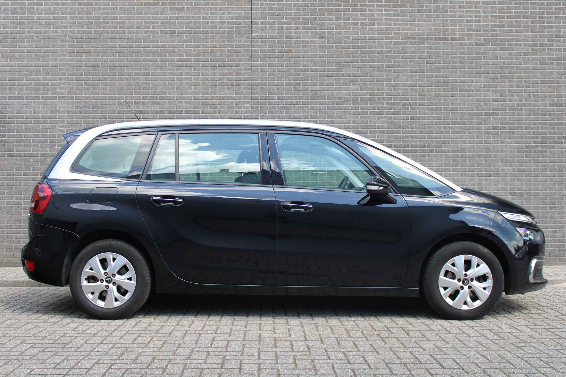 Citroën Grand C4 Picasso 1.2 PureTech Feel 7 Persoons, Trekhaak, Navigatie, Cruise/Climate control - 3/32