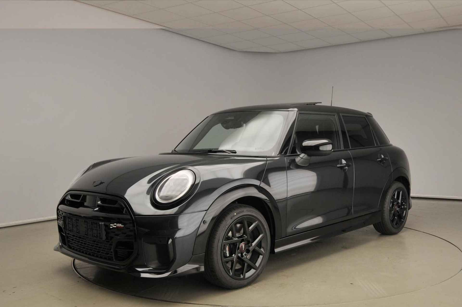 MINI 5-deurs C John Cooper Works Trim + Package M | Maximaal MINI - 50/50