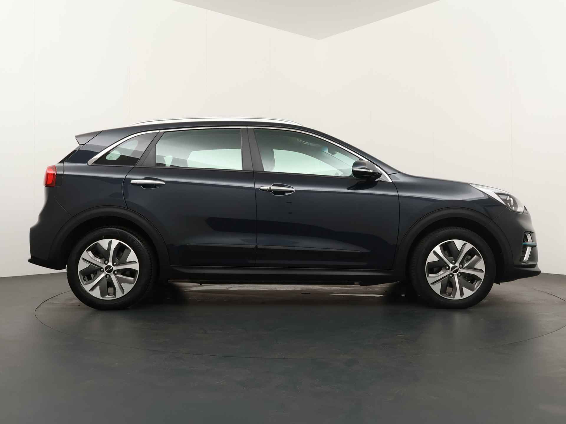 Kia e-Niro DynamicLine 64 kWh *€2000 Subsidie beschikbaar* - Adaptief Control - Climate Control - Navigatie - Apple/Android Carplay - Fabrieksgarantie Tot 2029 - 9/49