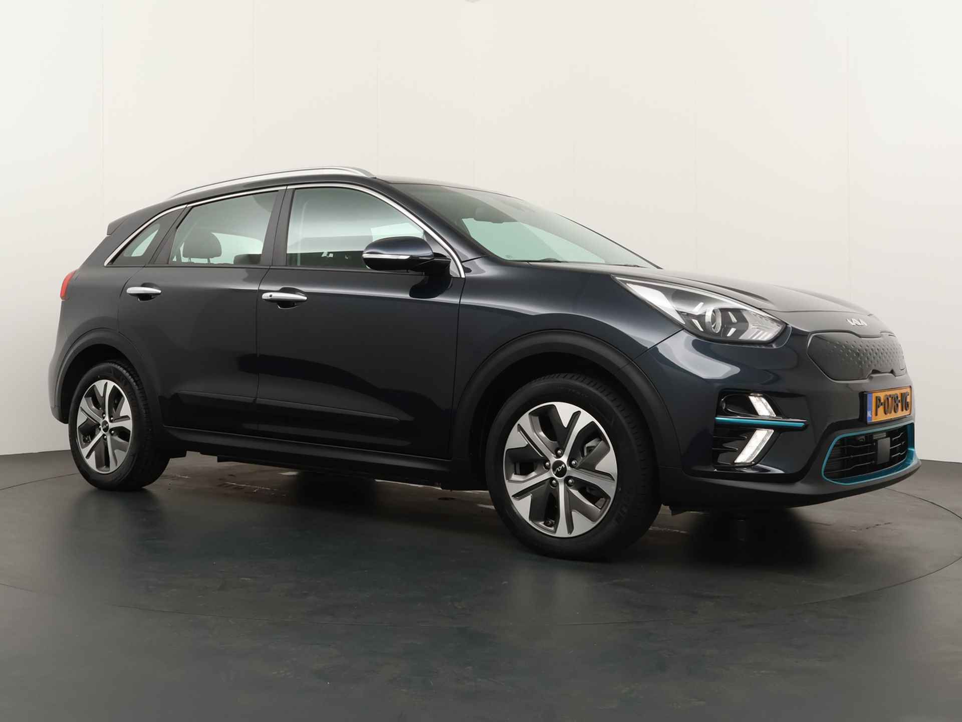 Kia e-Niro DynamicLine 64 kWh *€2000 Subsidie beschikbaar* - Adaptief Control - Climate Control - Navigatie - Apple/Android Carplay - Fabrieksgarantie Tot 2029 - 10/49