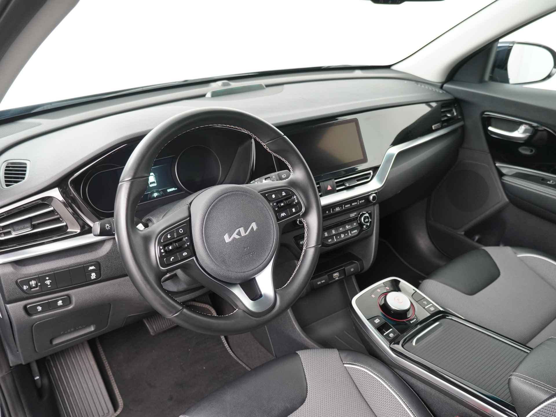 Kia e-Niro DynamicLine 64 kWh *€2000 Subsidie beschikbaar* - Adaptief Control - Climate Control - Navigatie - Apple/Android Carplay - Fabrieksgarantie Tot 2029 - 17/49