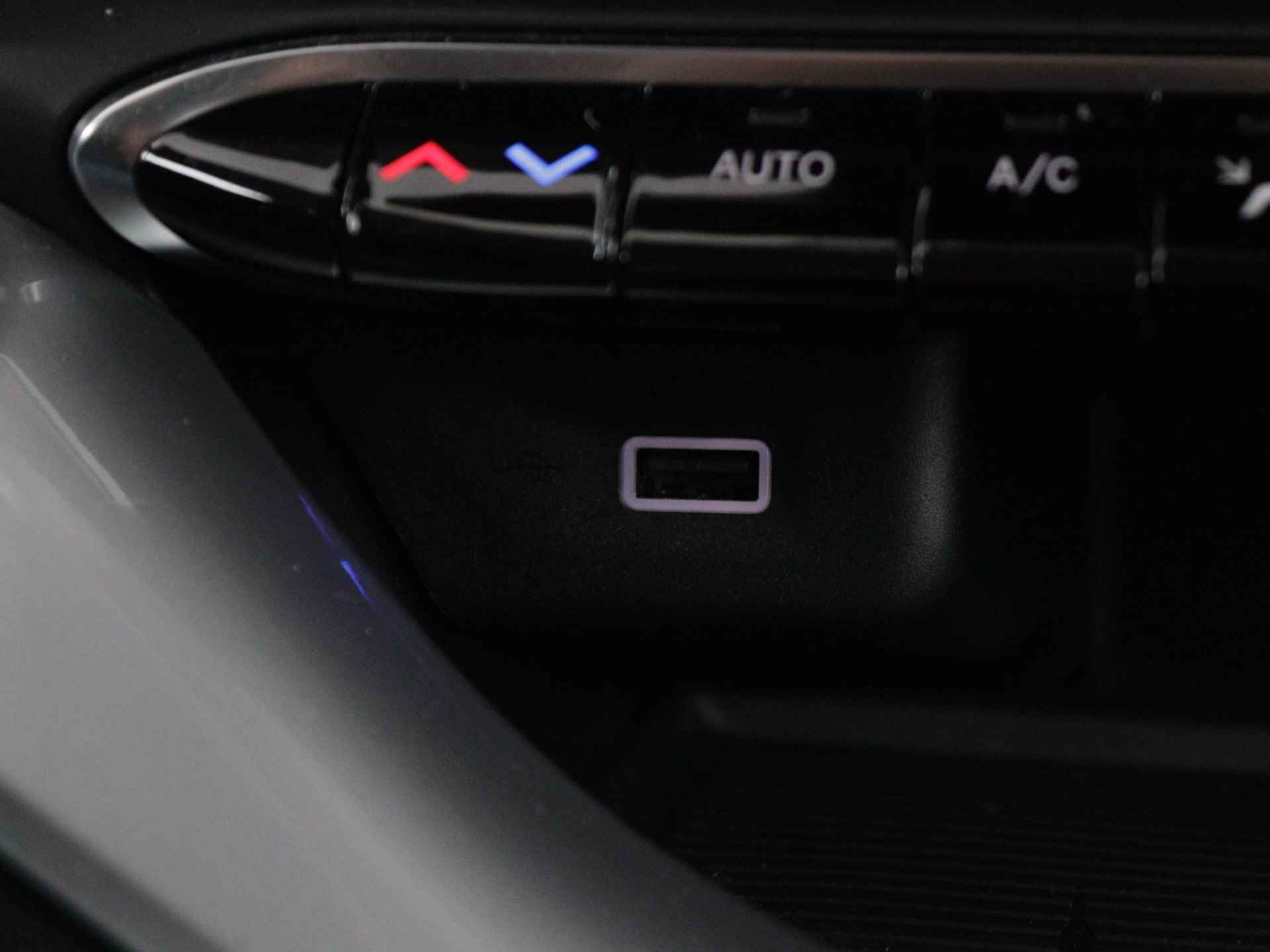 Fiat 500e Icon 42 kWh | Navigatie | Apple Carplay | Climate Control | LMV 16" - 39/58