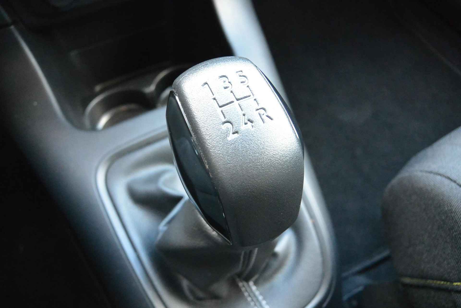 Citroën C3 PureTech 83pk Feel │ Connect Nav DAB+ │ Two Tone dak Onyx Black - 48/53