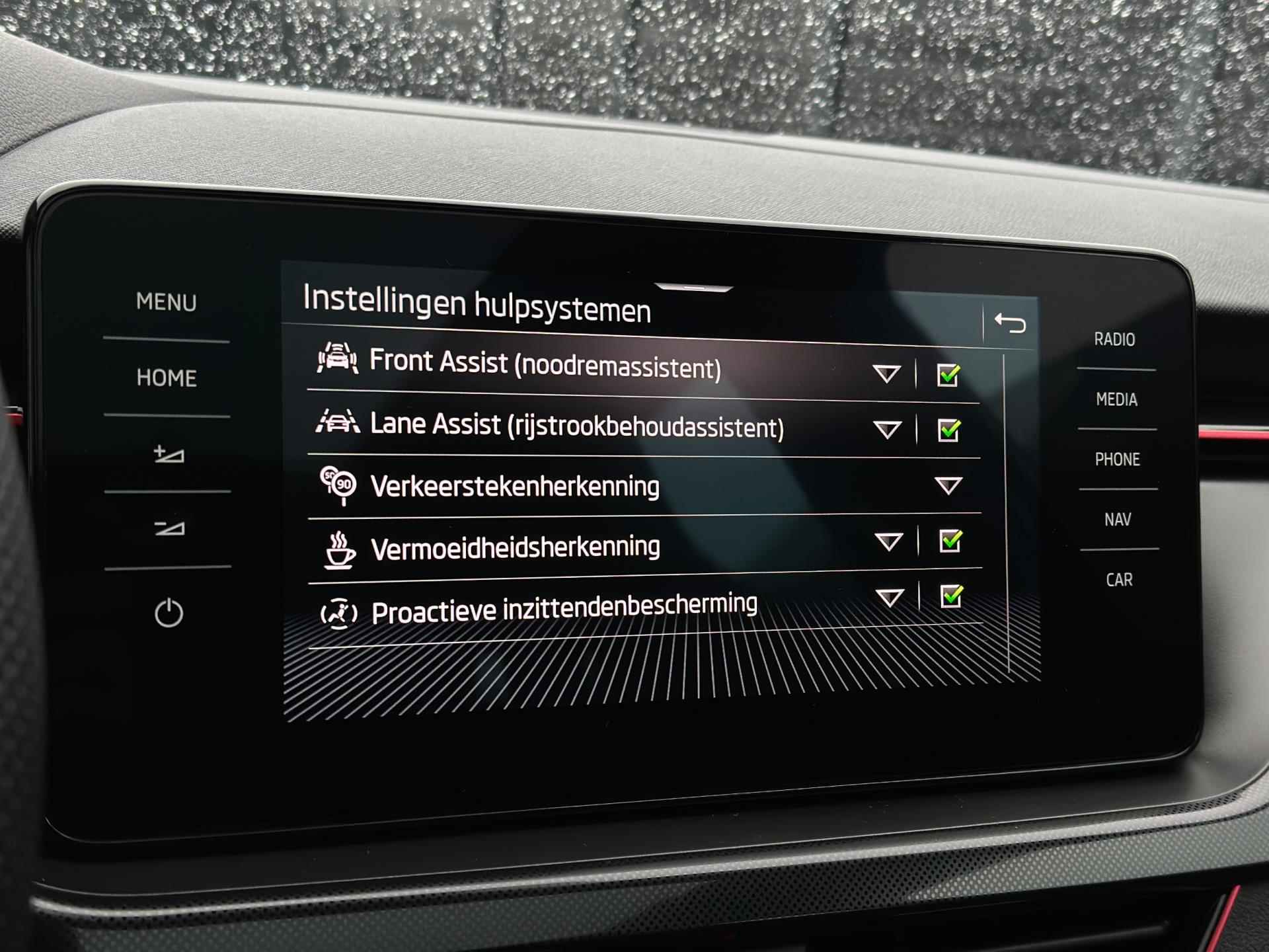 Skoda Scala 1.0 TSI Monte Carlo CarPlay Panorama - 14/36