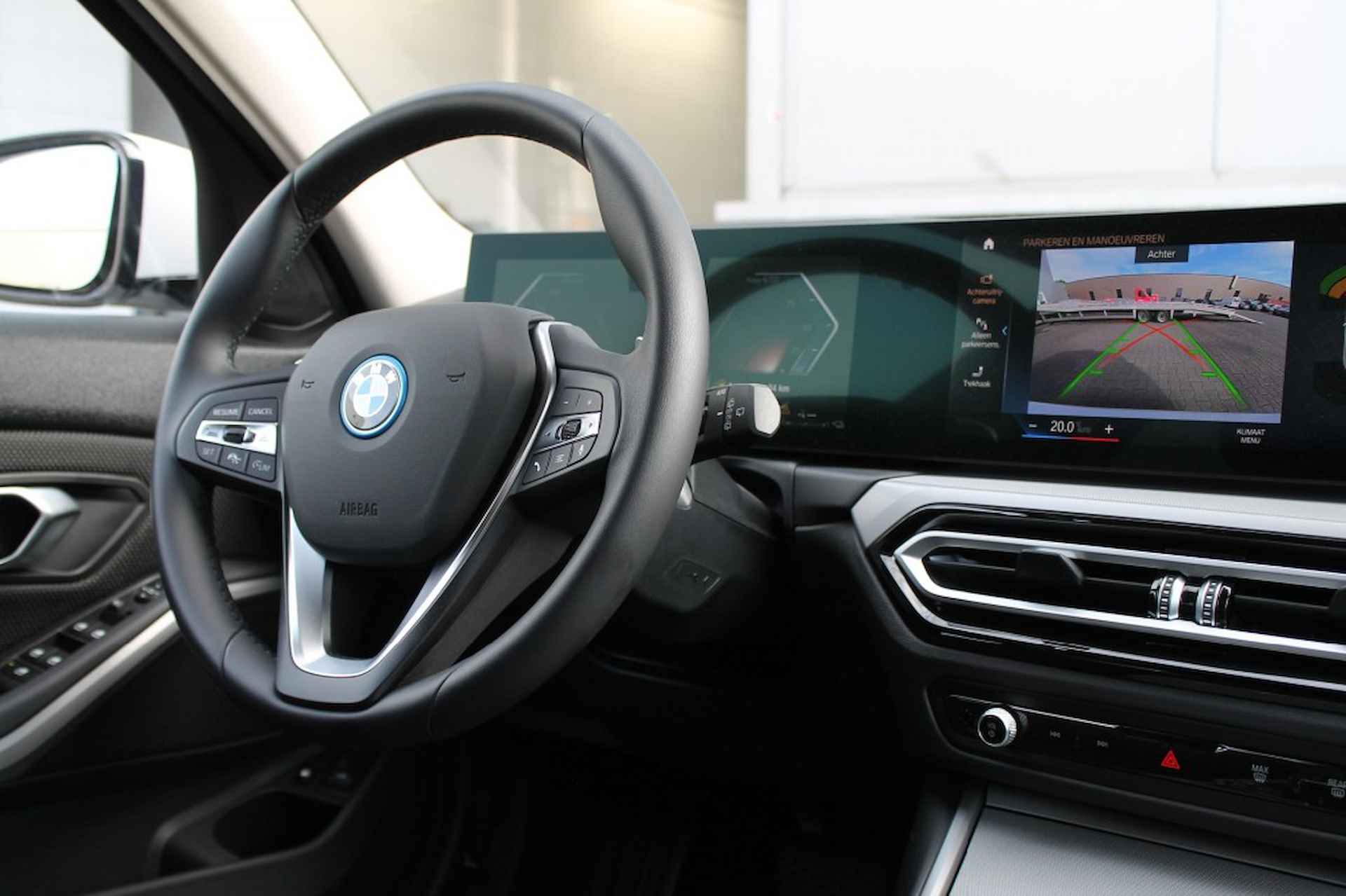 BMW 3-serie Touring 320e - Wide Screen - Head-up display - El. Kofferklep - 4/70
