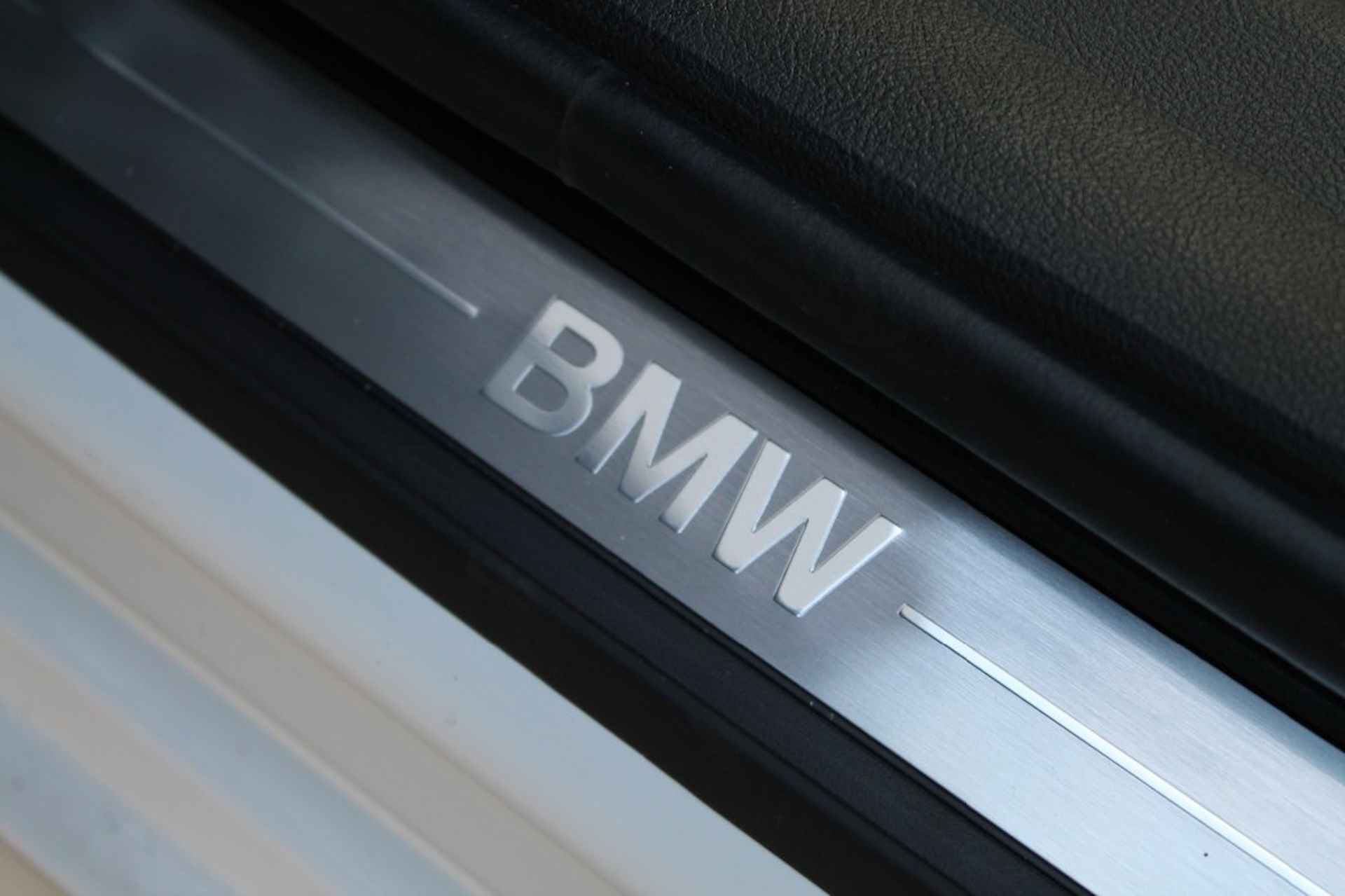 BMW 3-serie Touring 320e - Wide Screen - Head-up display - El. Kofferklep - 30/70