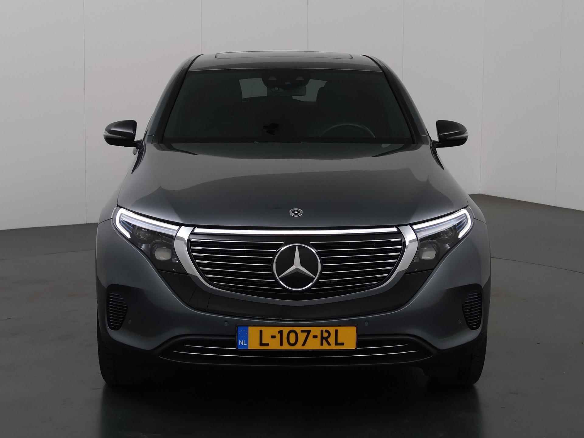 Mercedes-Benz EQC 400 4MATIC Premium Plus 80 kWh | Schuif/kanteldak | Rijassistentie | Trekhaak | Sfeerverlichting | Keyless | - 4/49