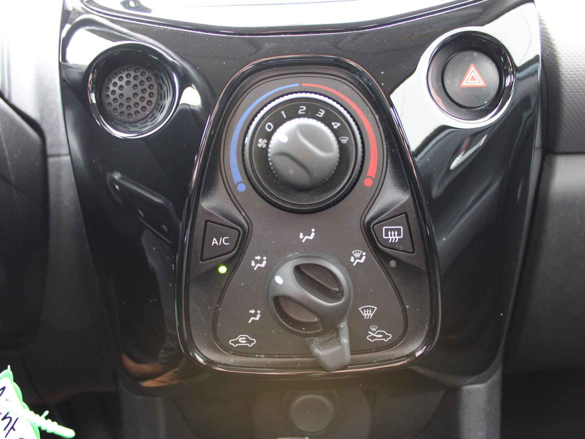 Peugeot 108 1.0 e-VTi Allure | Apple Carplay / Airco / Bluetooth - 16/23