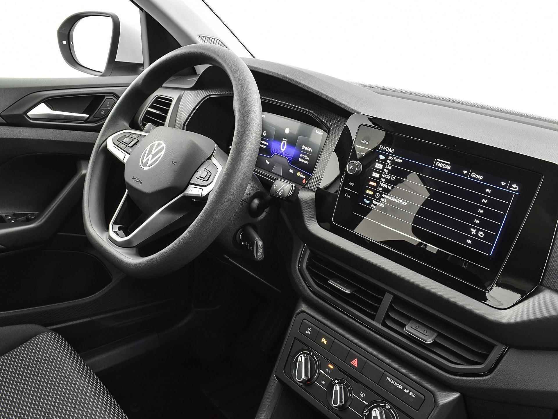 Volkswagen T-Cross 1.0 70 kW / 95 pk TSI SUV 5 versn. Hand · Apple Carplay · Parkeersensoren · Airco - 24/26