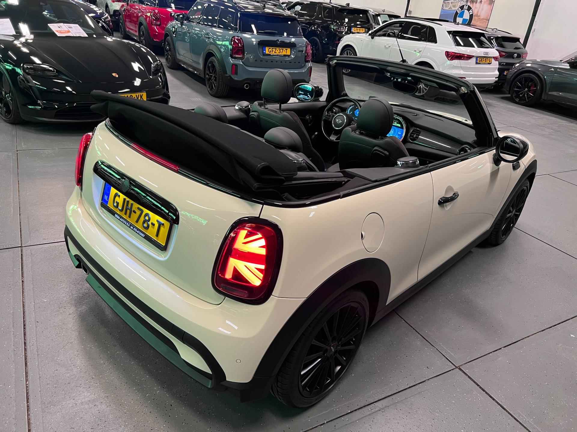 Mini Cabrio 1.5 Cooper 136PK BLACK&WHITE NAVI/H-UP/V-COCKPIT/H-KARDON/CARPLAY/// - 11/51