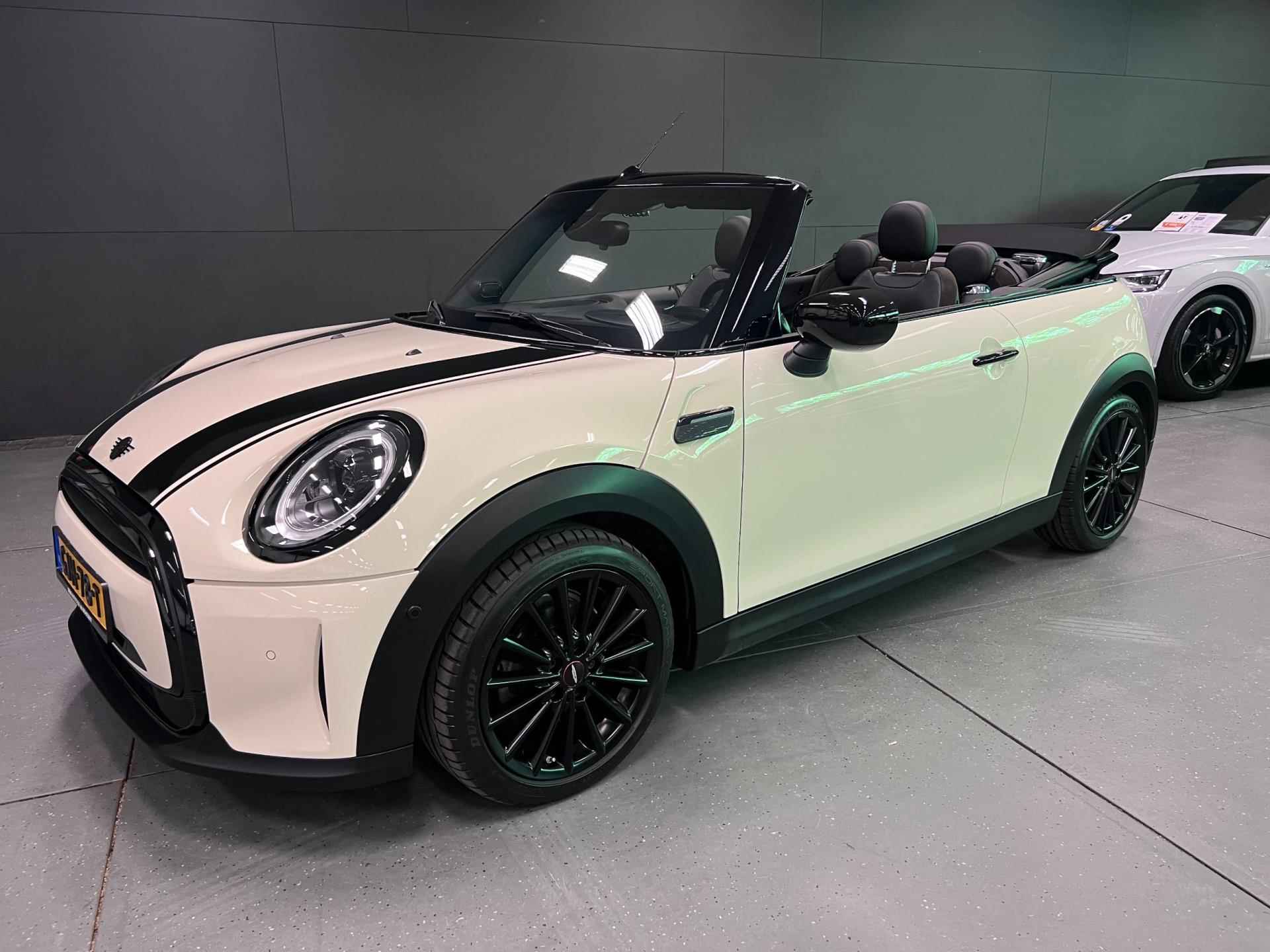 Mini Cabrio 1.5 Cooper 136PK BLACK&WHITE NAVI/H-UP/V-COCKPIT/H-KARDON/CARPLAY/// - 49/51