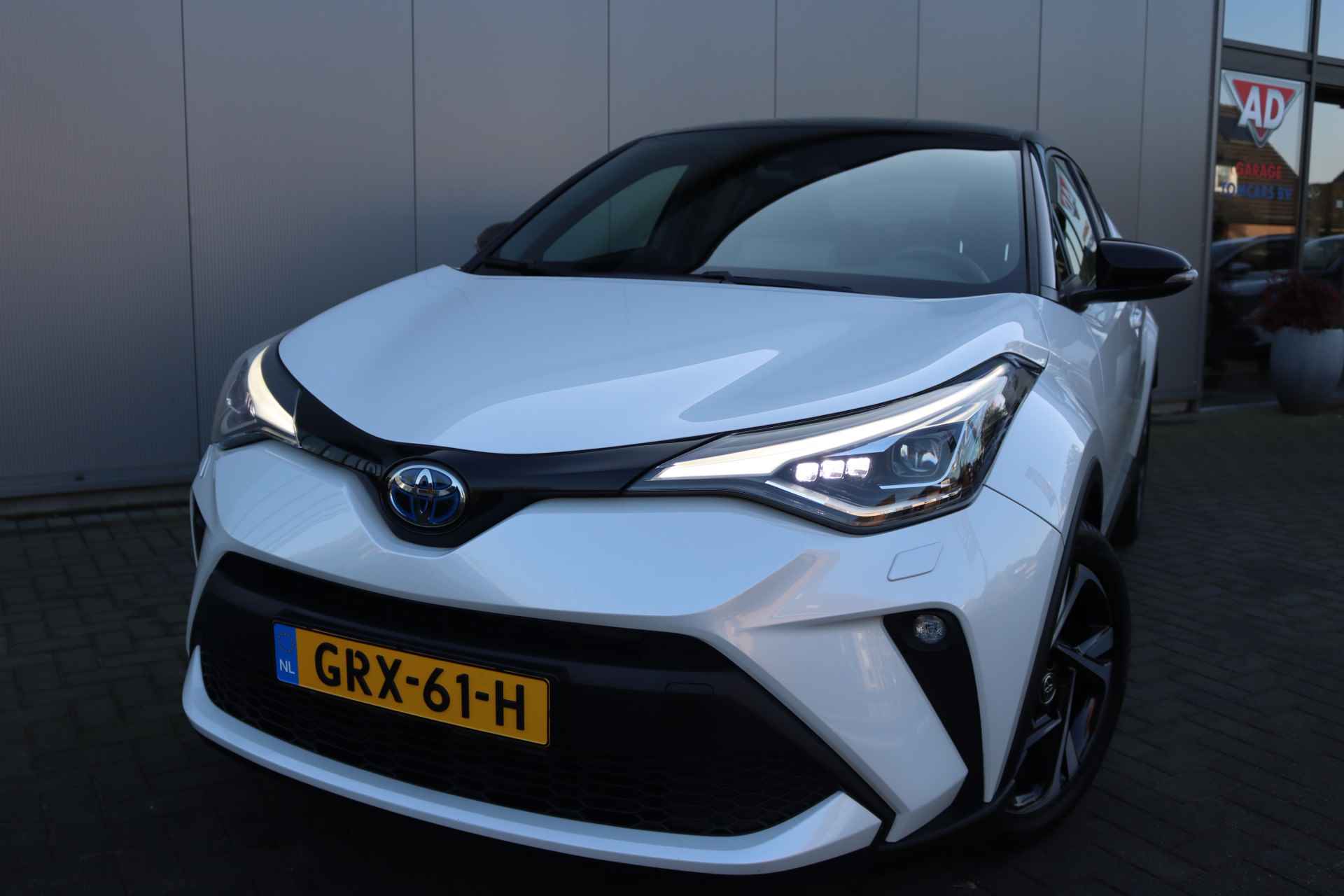 Toyota C-HR 2.0 Hybrid 184PK Automaat Executive Carplay-android/Parkeerhulp/Winter-pack - 8/33