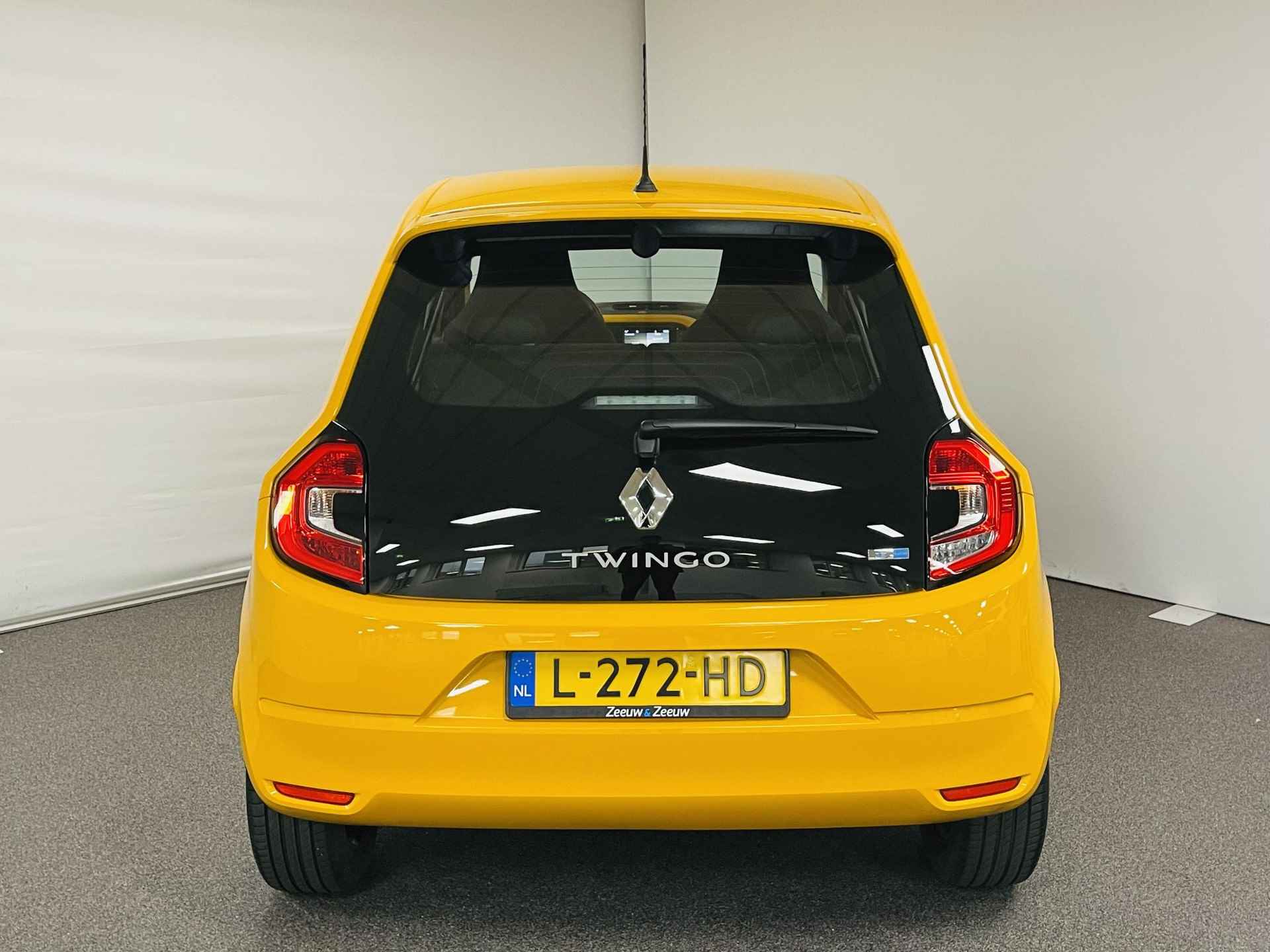 Renault Twingo Z.E. R80 Collection Automaat Airco apple carplay android auto zeer mooie auto dealer onderhouden €2000 SUBSIDIE NOG KORT GELDIG - 4/19