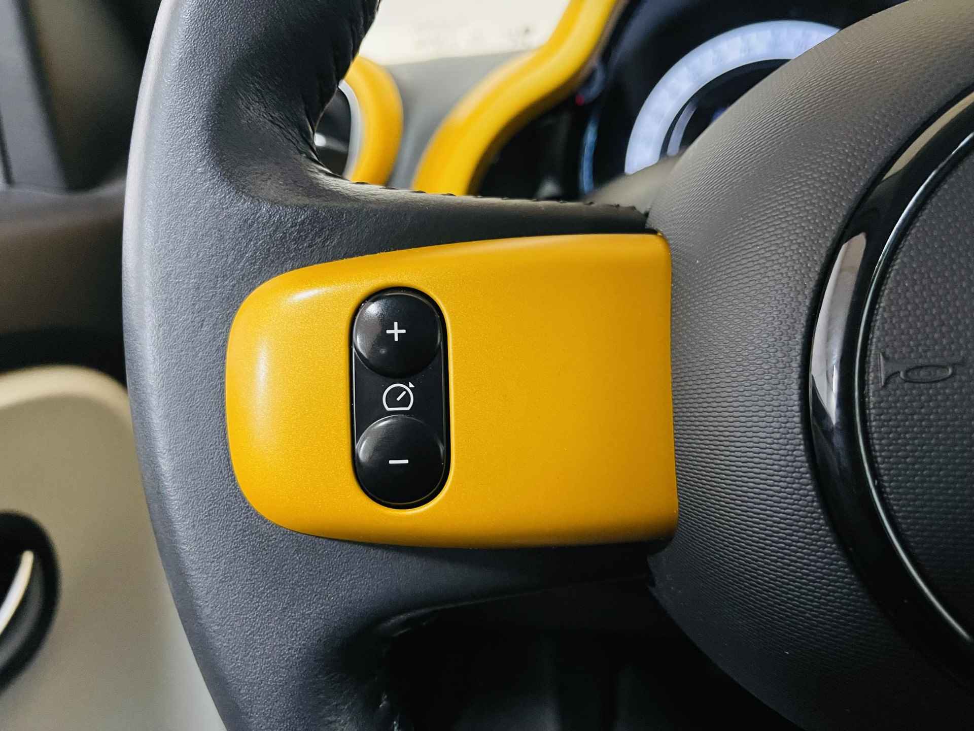 Renault Twingo Z.E. R80 Collection Automaat Airco apple carplay android auto zeer mooie auto dealer onderhouden €2000 SUBSIDIE NOG KORT GELDIG - 7/19