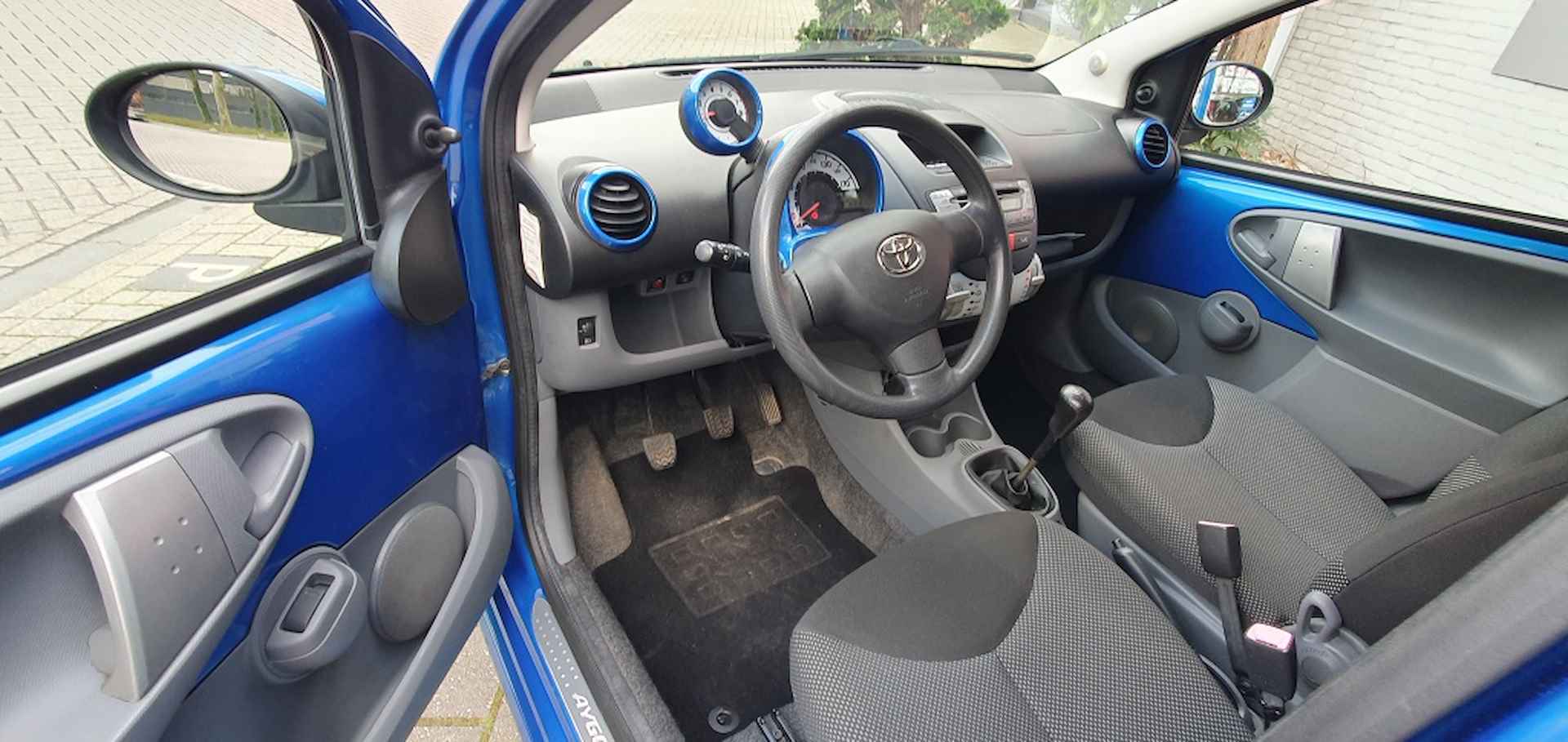 Toyota Aygo 1.0-12V Dynamic Blue - 8/15