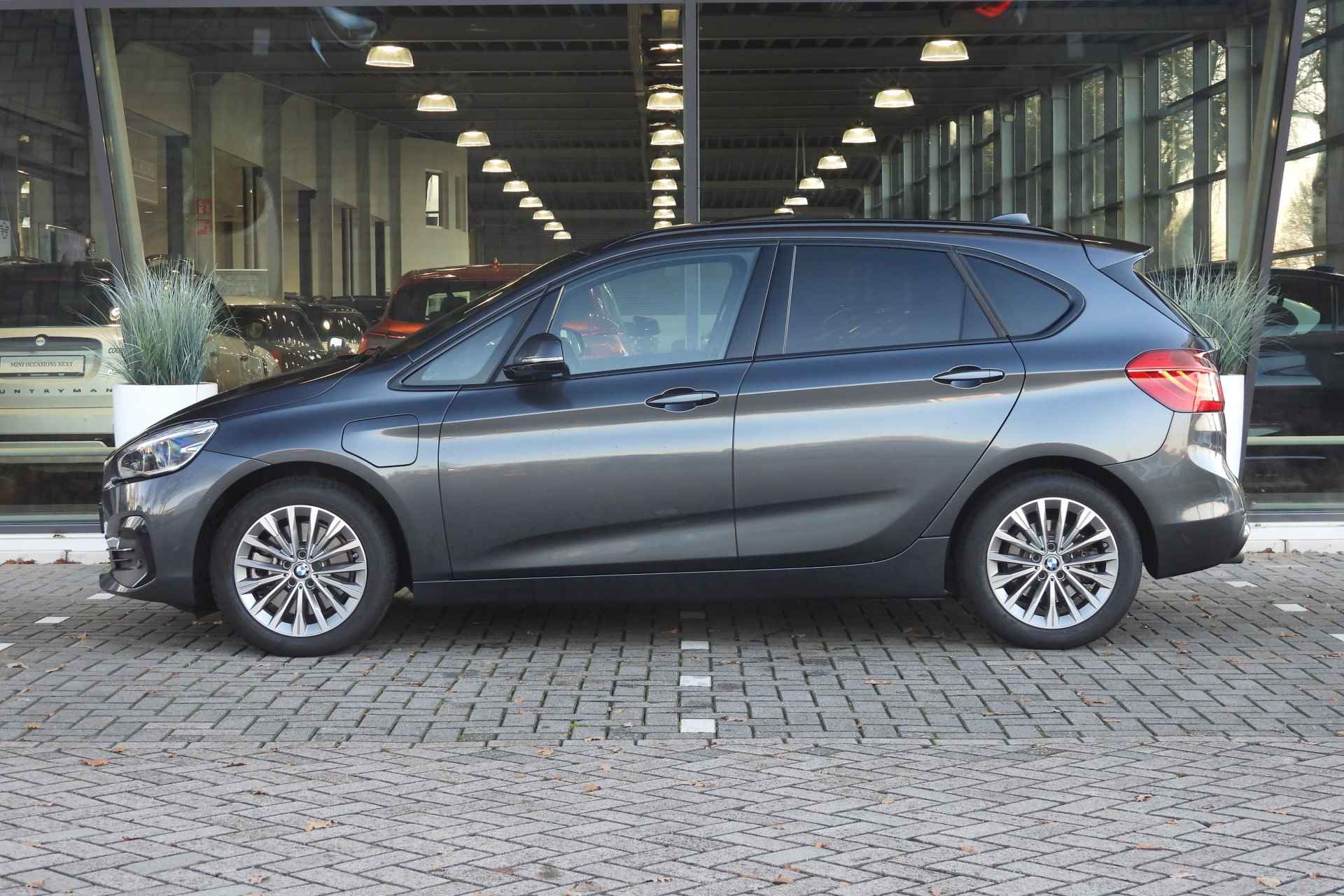 BMW 2 Serie Active Tourer 225xe High Executive Luxury Line Automaat / Panoramadak / Sportstoelen / Stoelverwarming / Achteruitrijcamera / Adaptieve LED / Park Assistant / Head-Up / Harman Kardon - 15/43