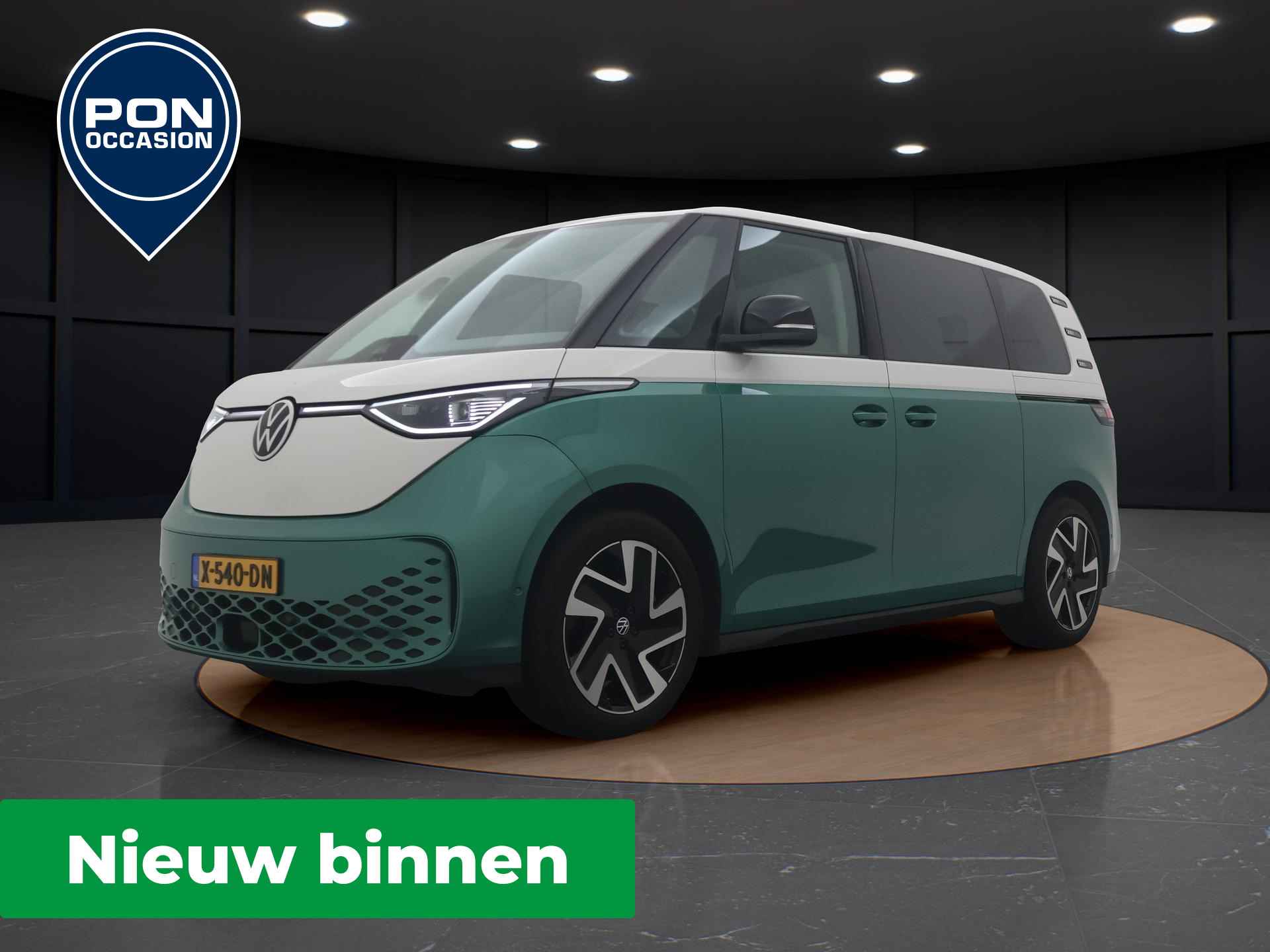 Volkswagen ID. Buzz 1st 77kWh | NIEUW BINNEN | Navigatie | Camera | Trekhaak | Two Tone | ACC | 20" | Parkeersensoren | Stuur-/Stoelverwarming | Matrix LED |