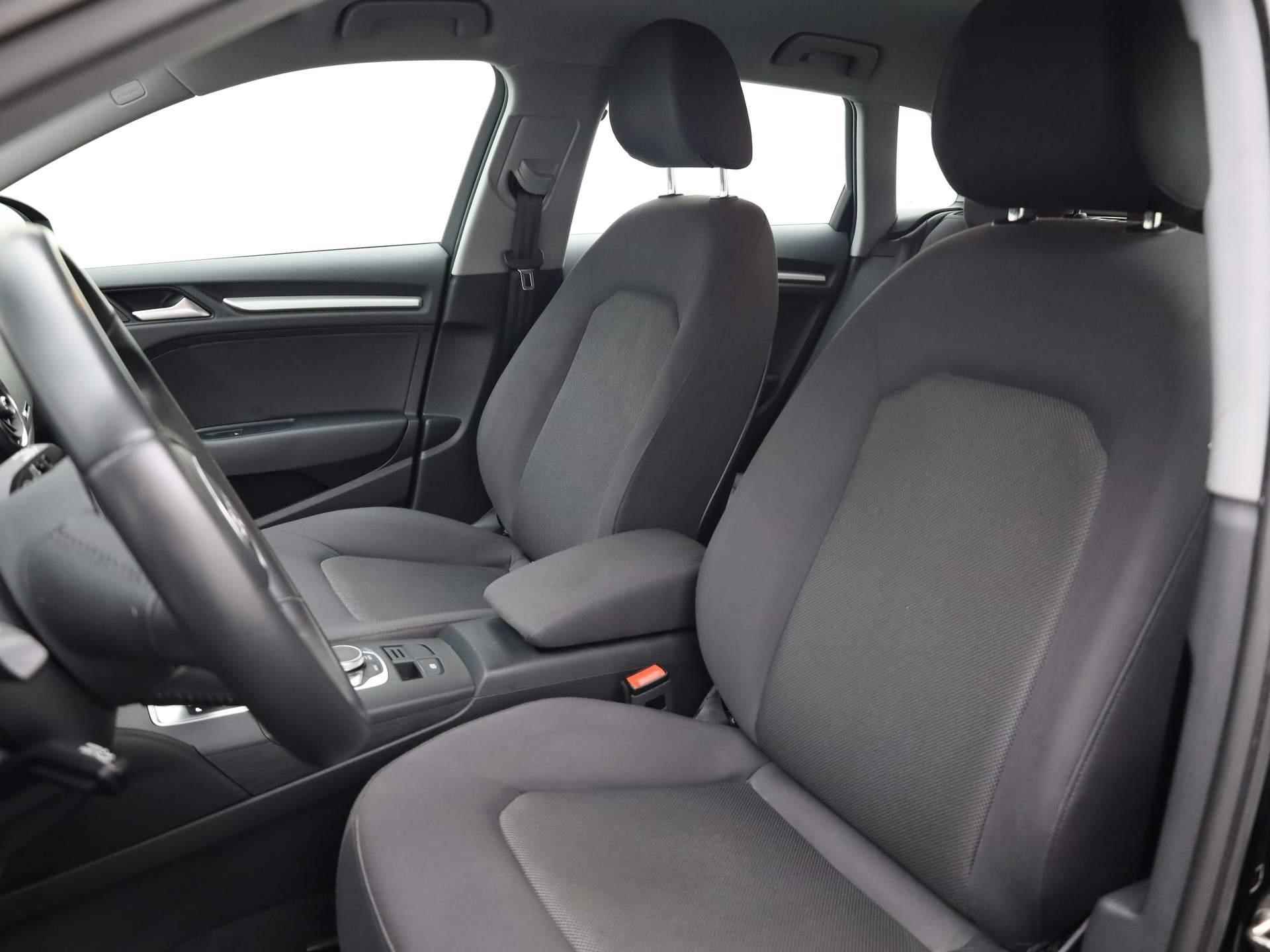Audi A3 Sportback 30 TFSI/116PK Pro Line Navigatie · Parkeersensoren · Xenon - 6/37