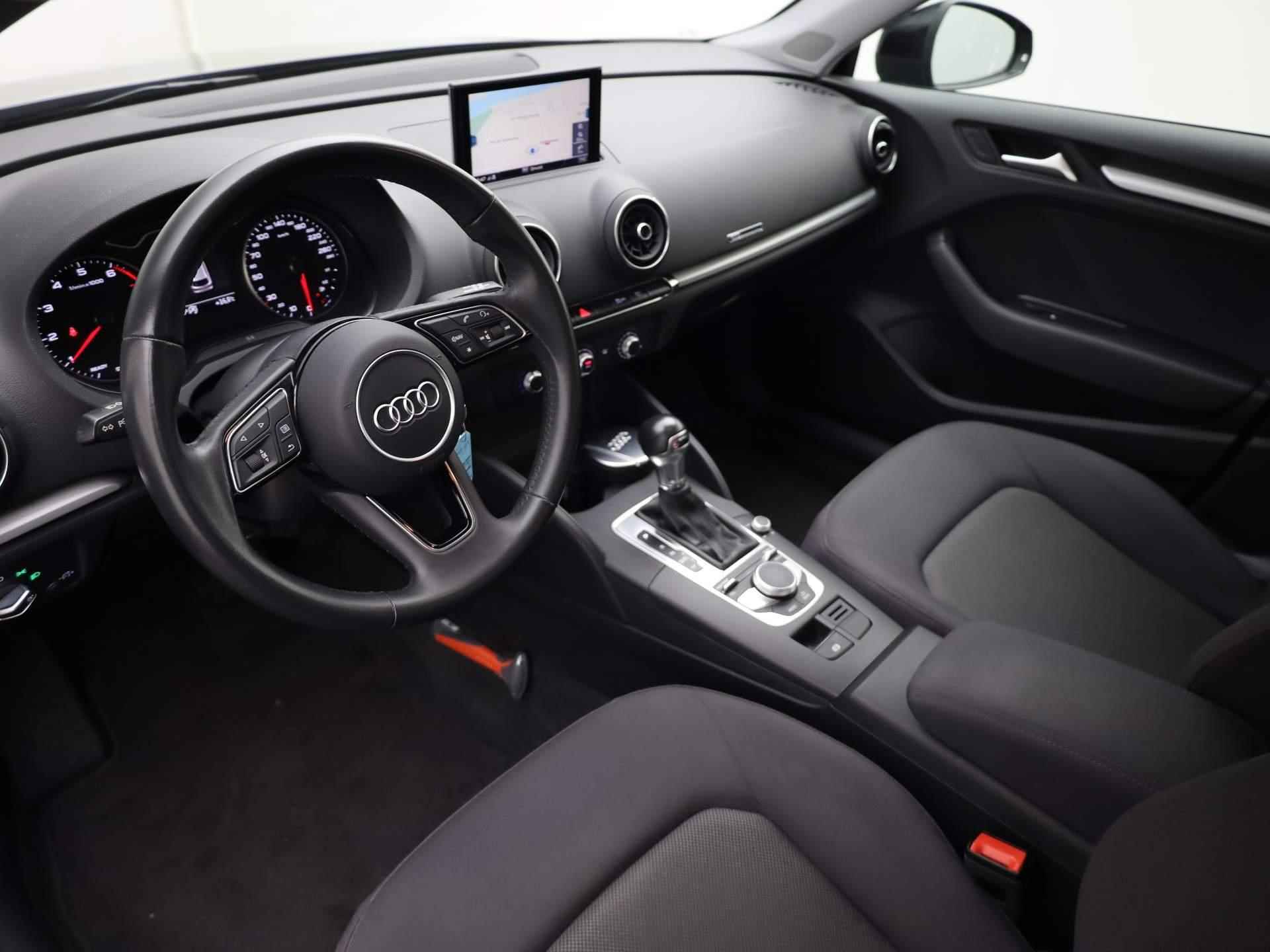 Audi A3 Sportback 30 TFSI/116PK Pro Line Navigatie · Parkeersensoren · Xenon - 14/37