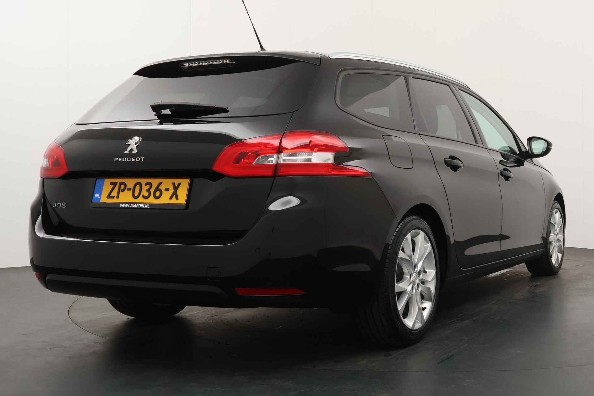 Peugeot 308 SW BWJ 2019 | 1.2 PT 111PK Executive NWE DISTRIBUTIE | CLIMA | NAVI | PANO DAK | LEER | CARPLAY | - 3/33