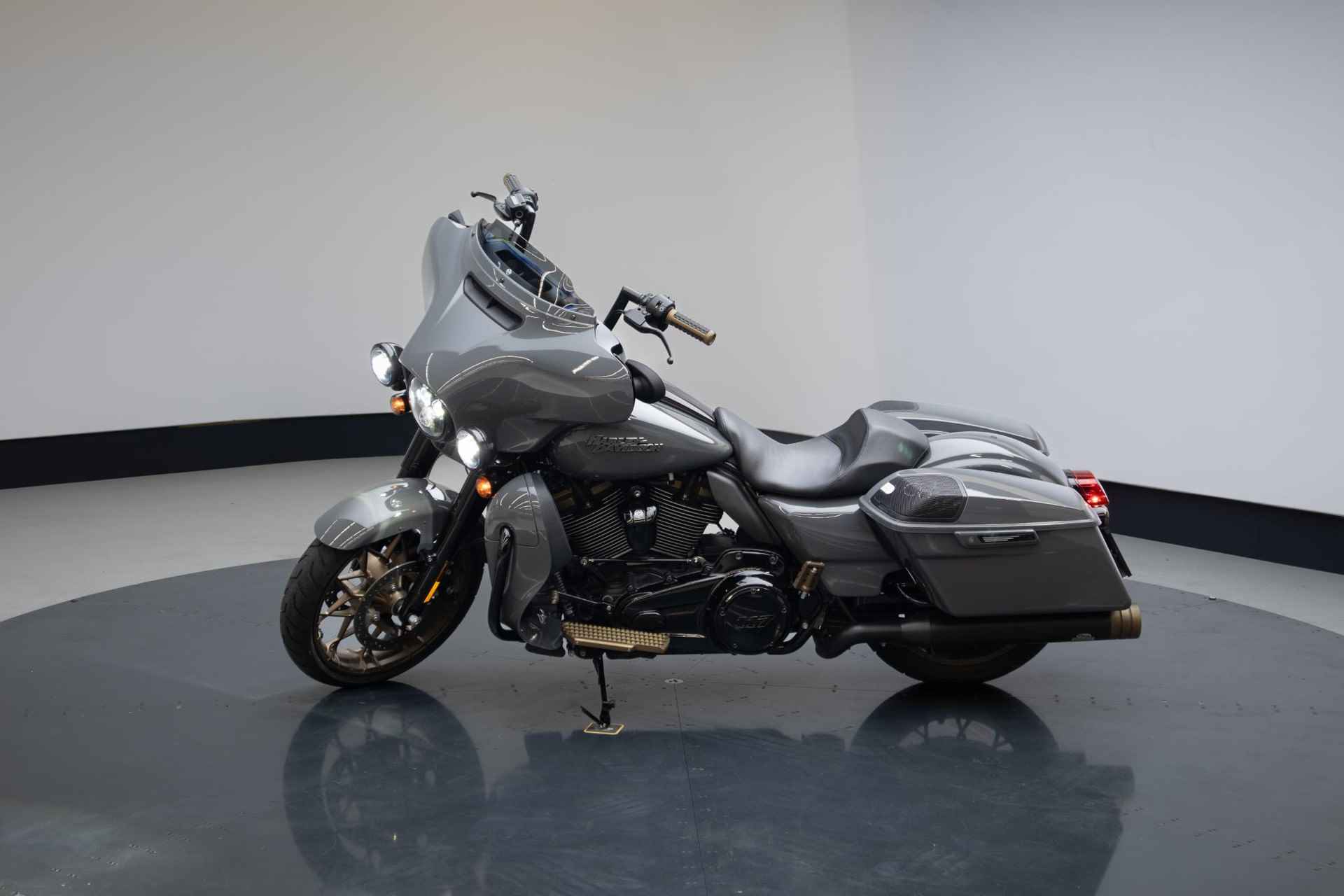 Harley Davidson 117 FLHXST Street Glide Special ST | Jekill and Hyde | - 13/19