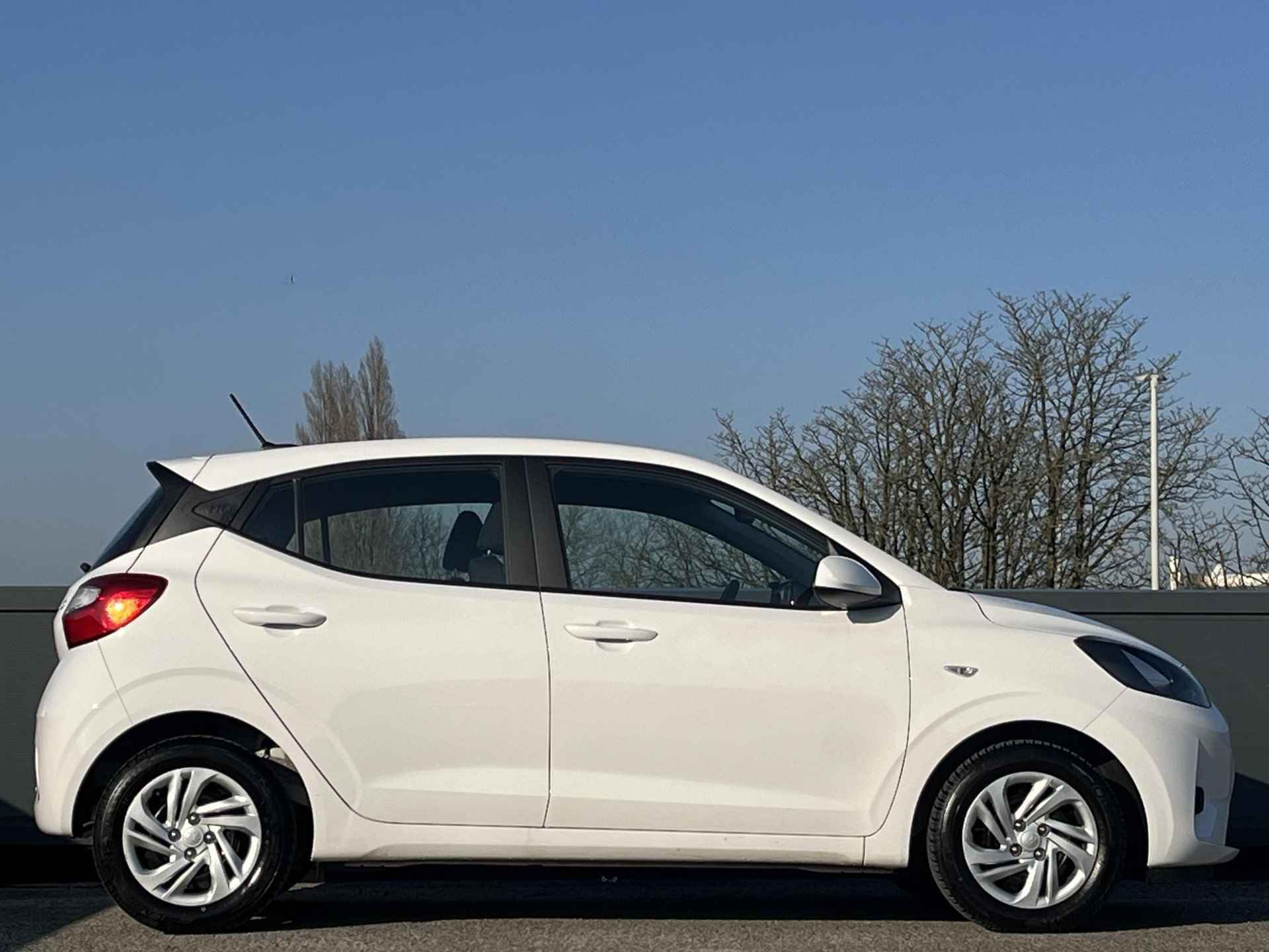 Hyundai i10 5drs 1.0 Comfort Automaat 5-zits | Apple Carplay & Android Auto | Stoel & stuurverwarming | Fabrieksgarantie 02-2029 | - 6/39