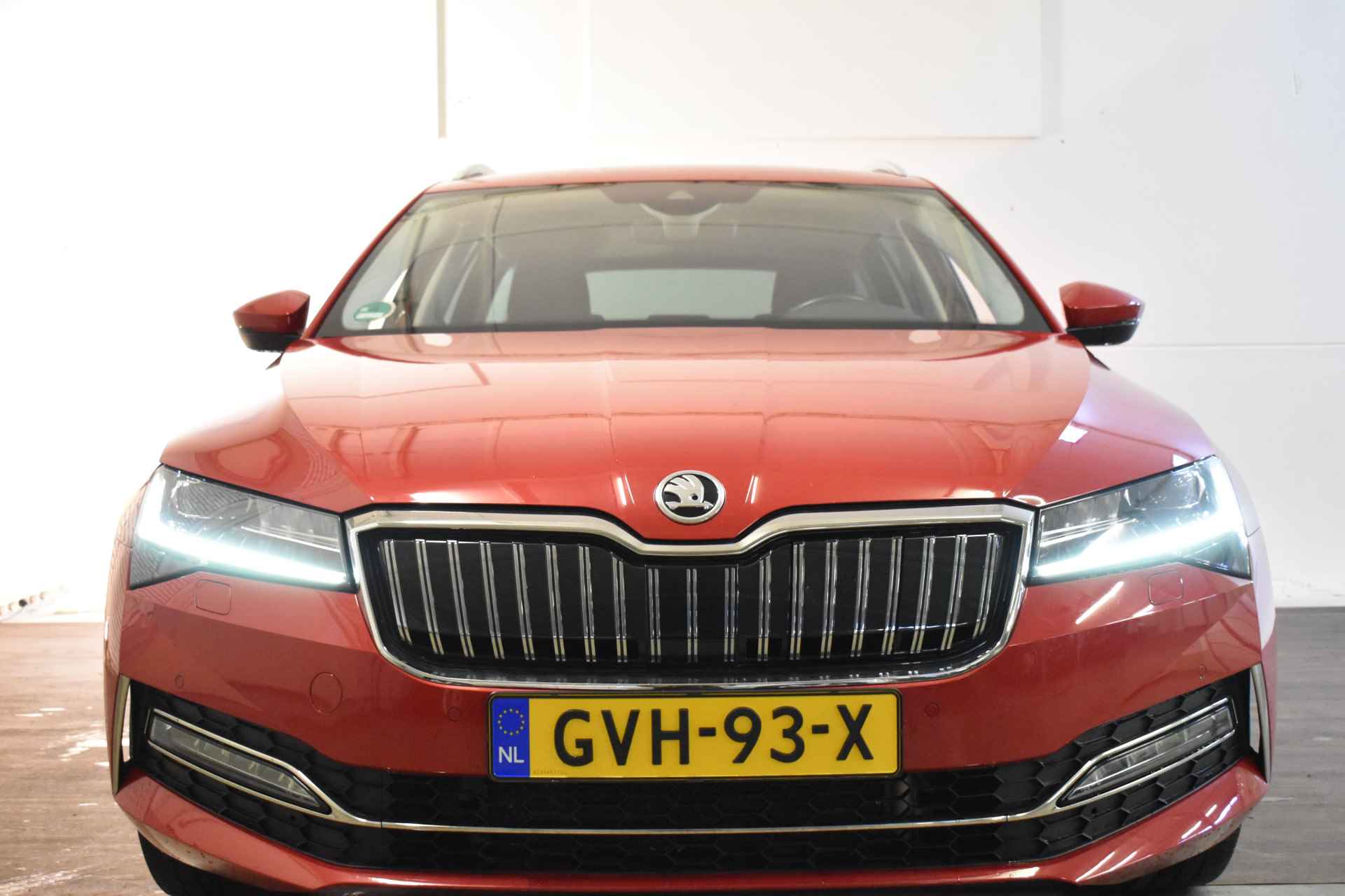 Škoda Superb Combi iV 218PK DSG HYBRID BUSINESS + VIRTUAL/TREKHAAK/CAMERA - 7/47